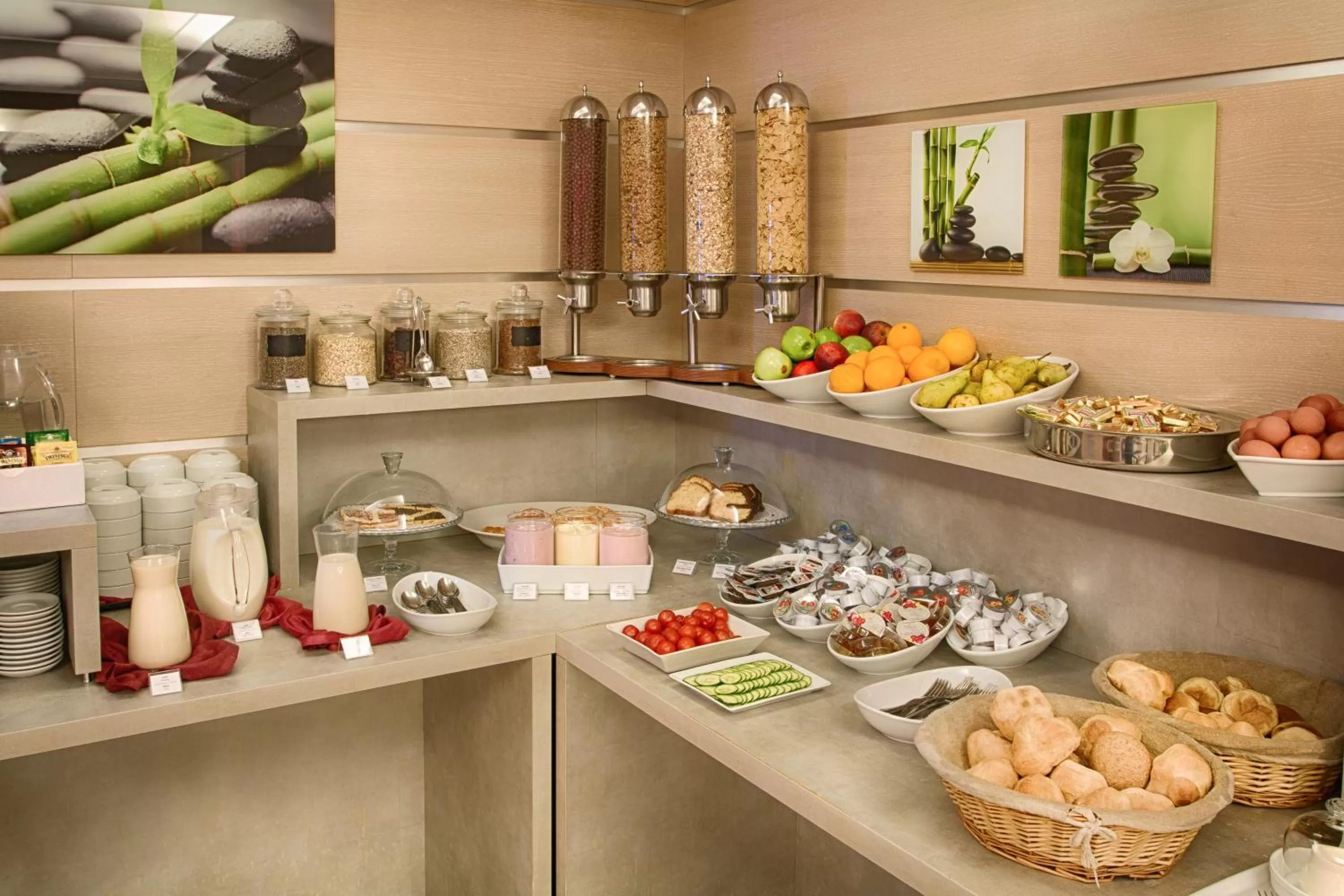 Restaurant/places to eat in Hotel Raganelli