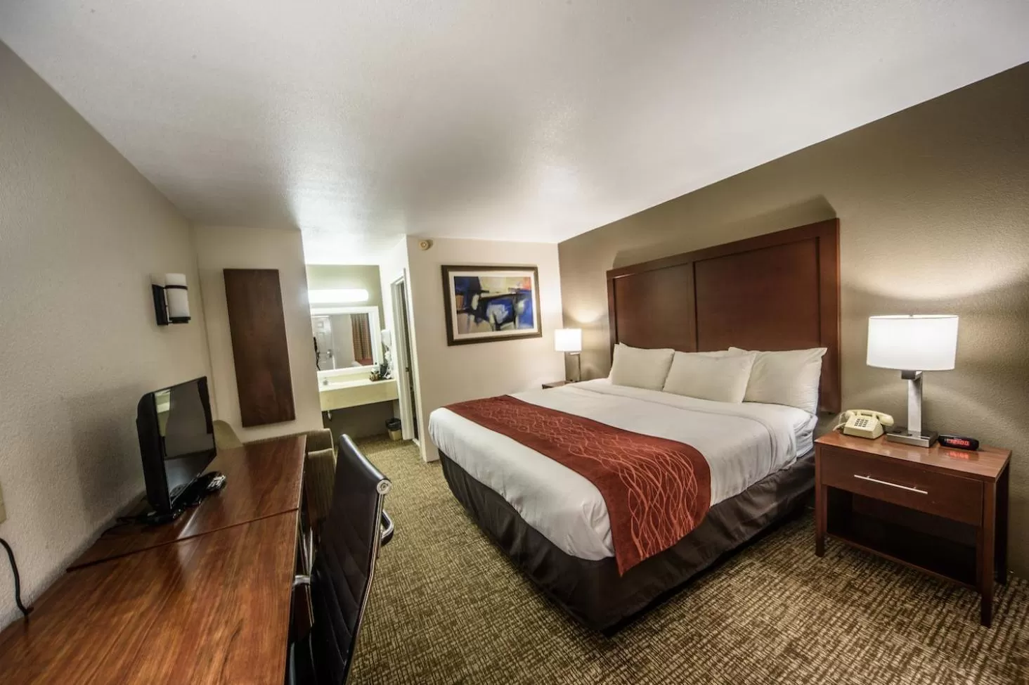 Photo of the whole room, Bed in Richland Inn