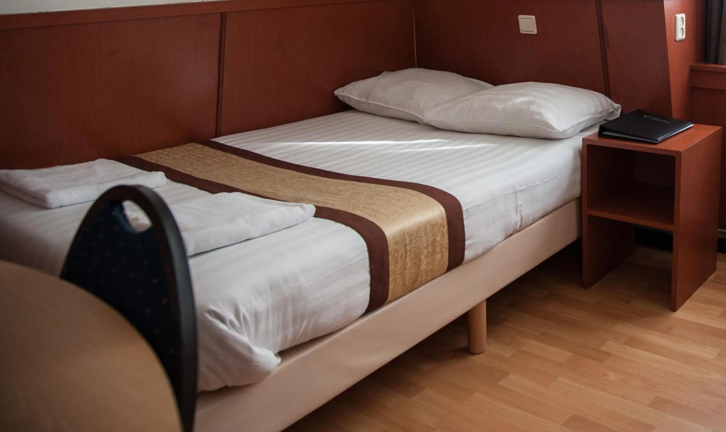 Bed in Hotel Continental Amsterdam