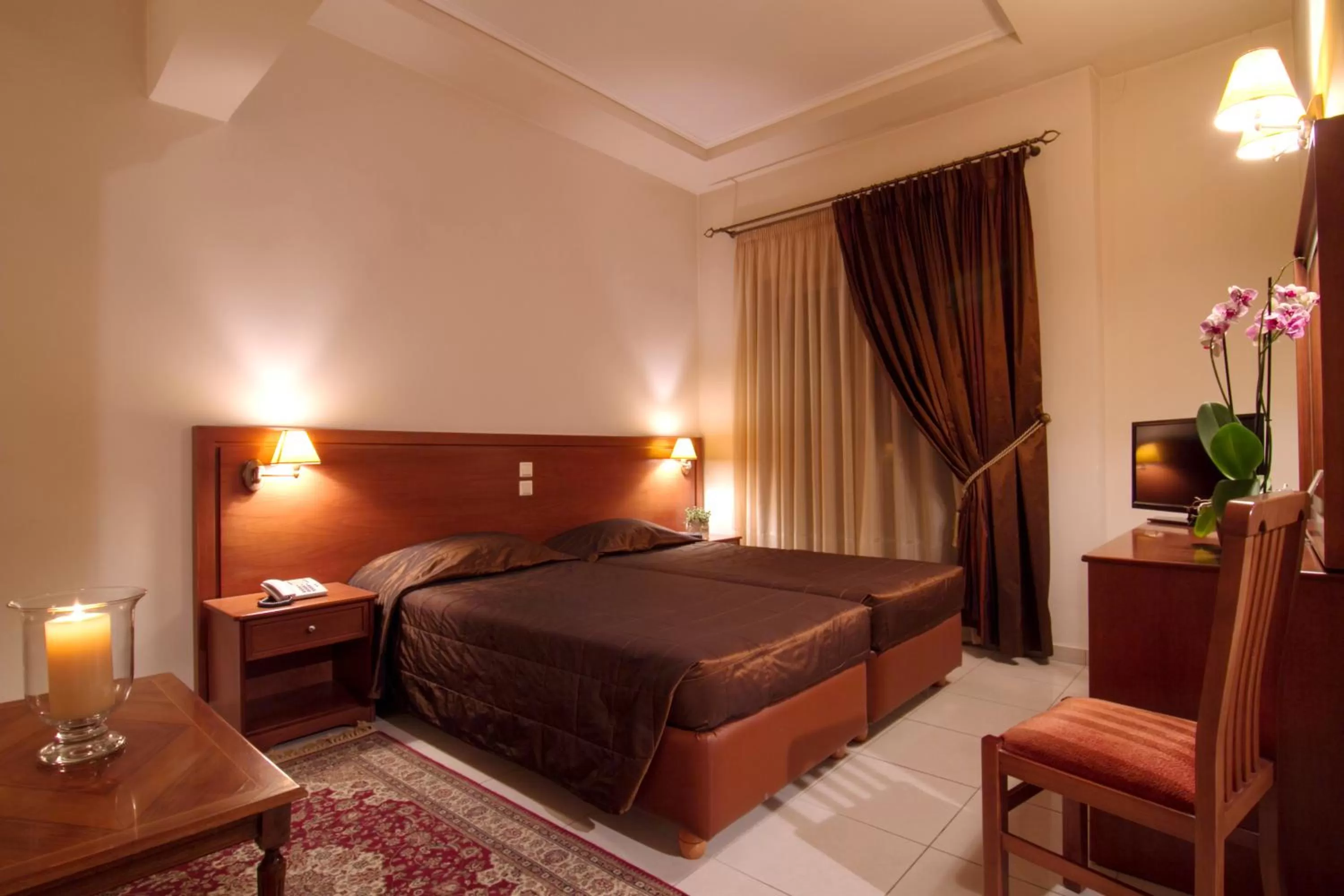 Photo of the whole room, Bed in Green Hill Hotel