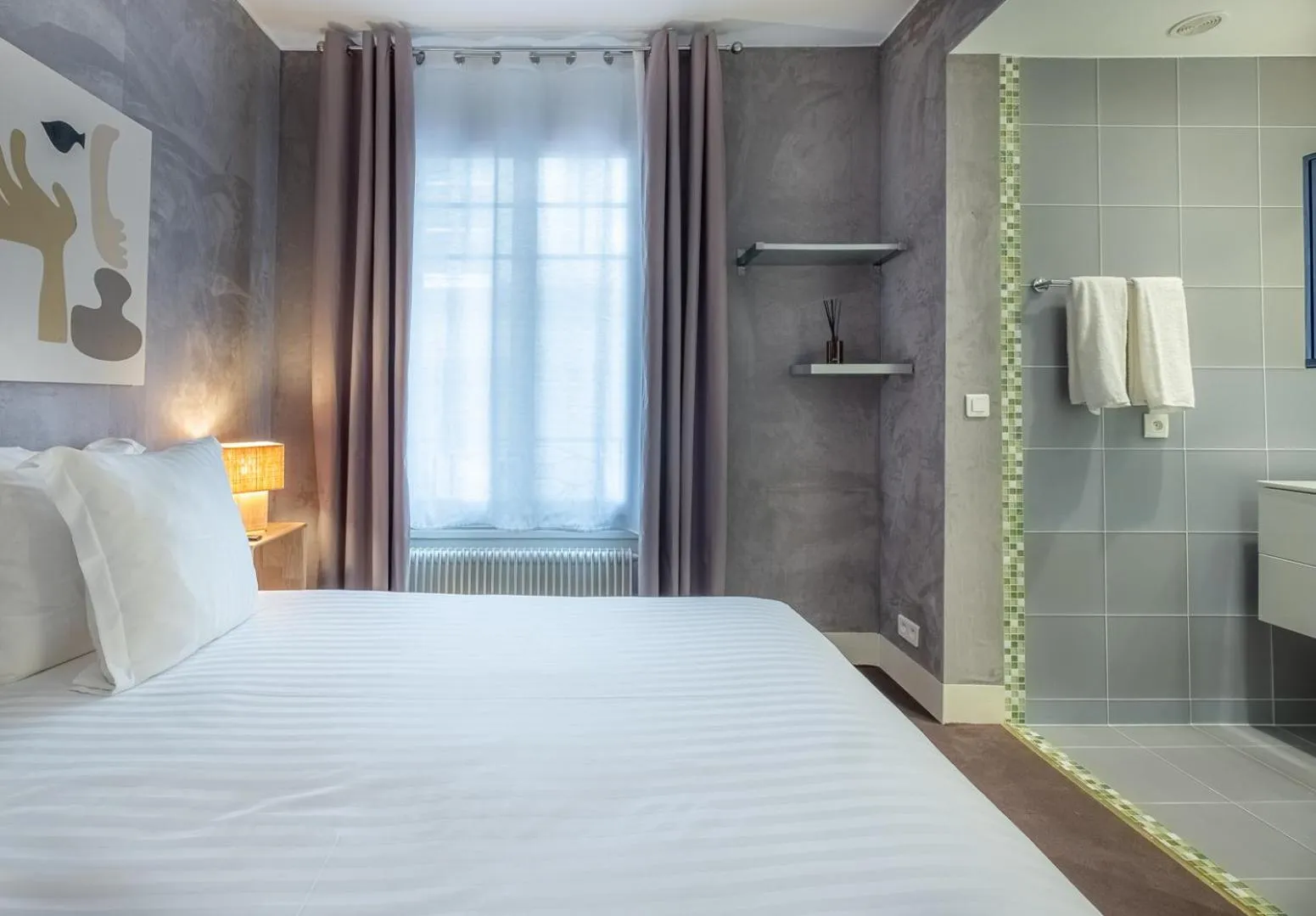 Bedroom, Bed in Makom Pereire