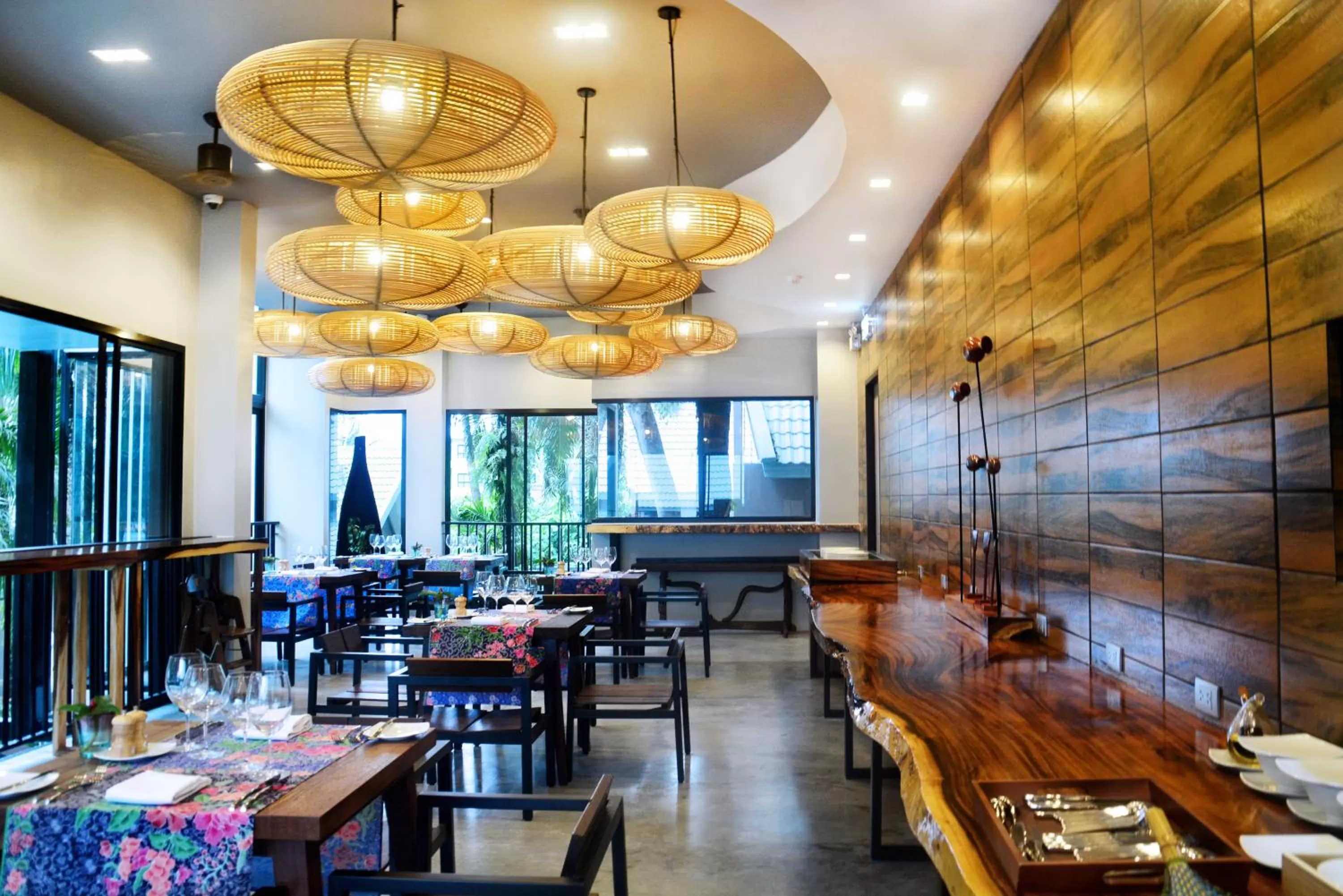 Restaurant/places to eat in Deevana Krabi Resort