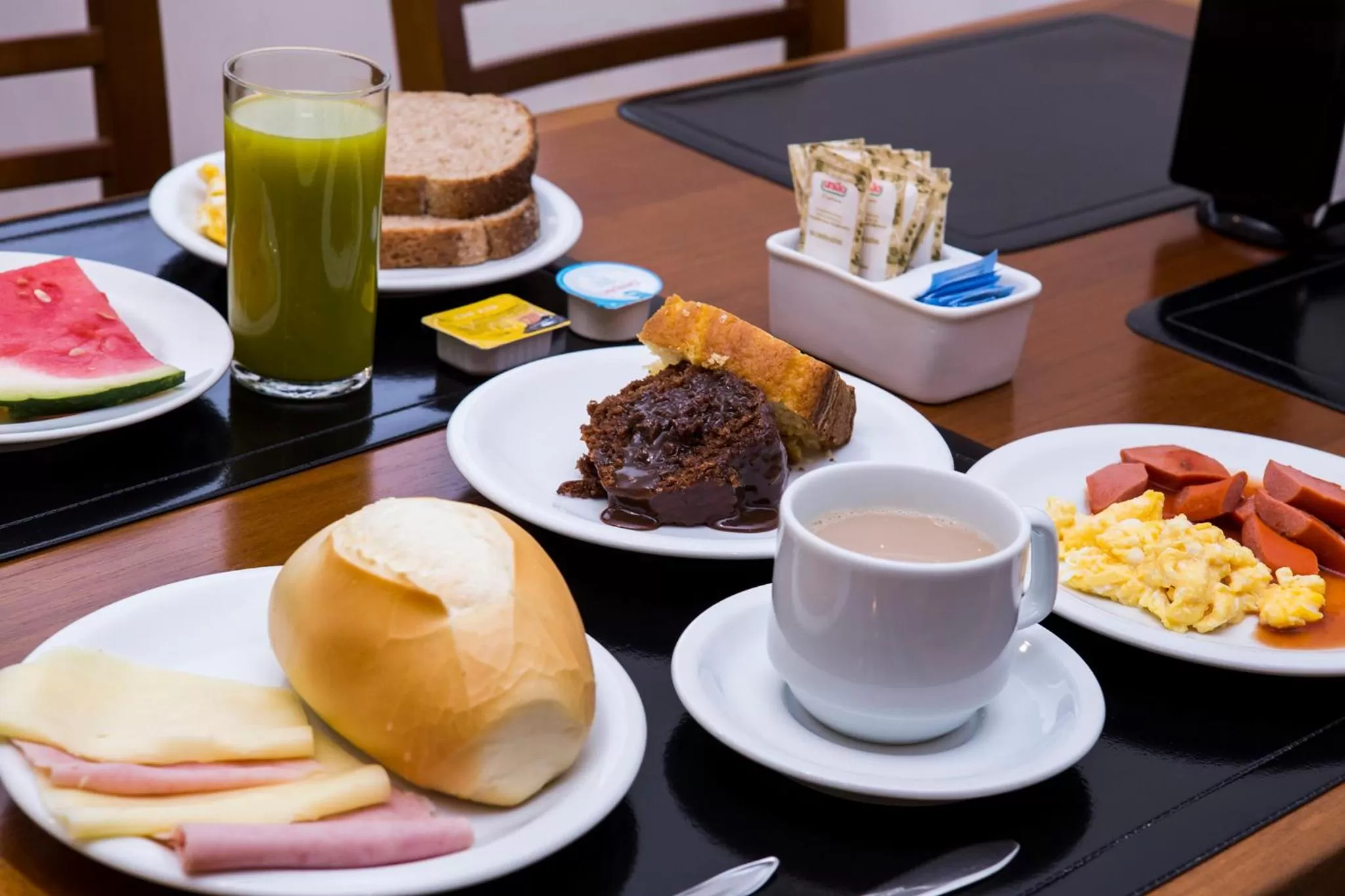 Food and drinks in Hotel Metrópole Paulínia