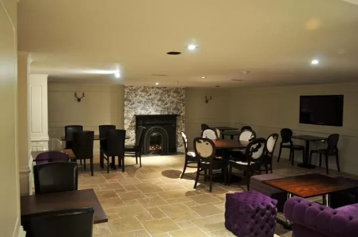 Lounge or bar in Royal George Hotel