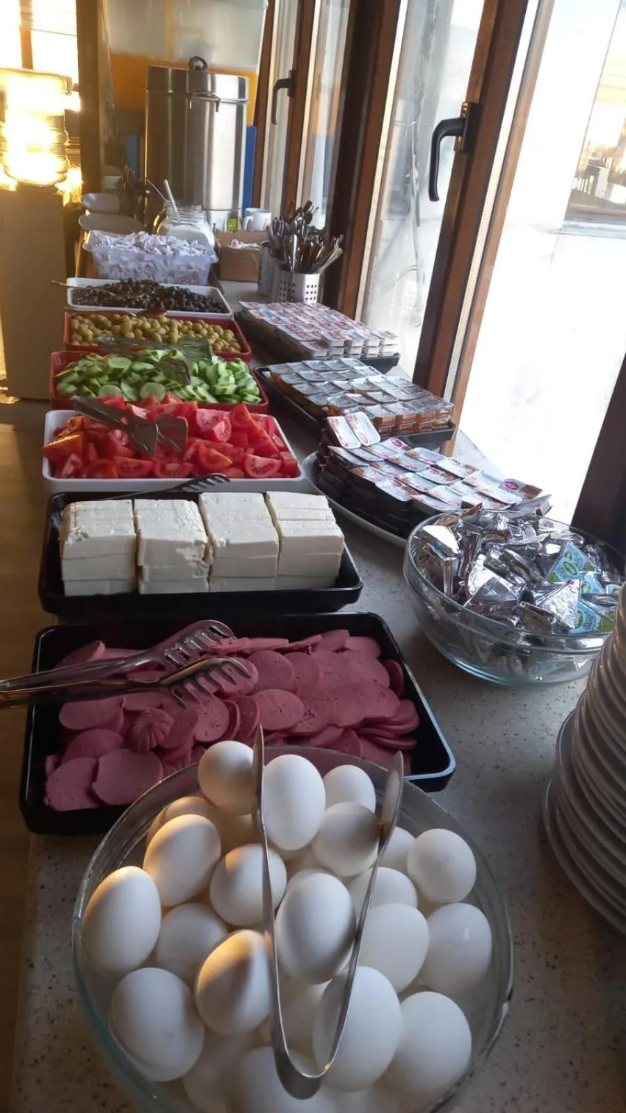 Restaurant/places to eat in Grand Liza Hotel