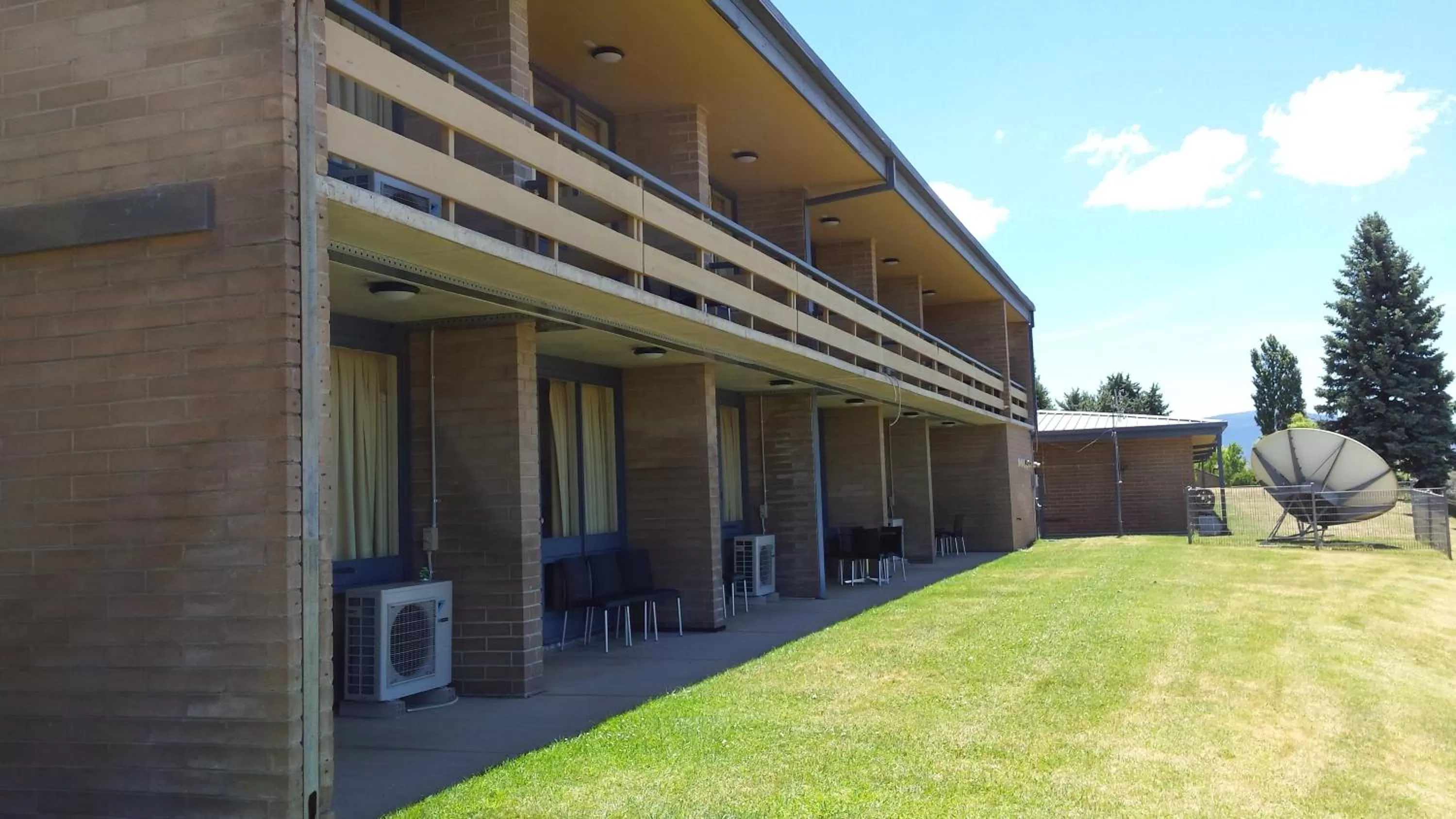 Facade/entrance in Lake Jindabyne Hotel
