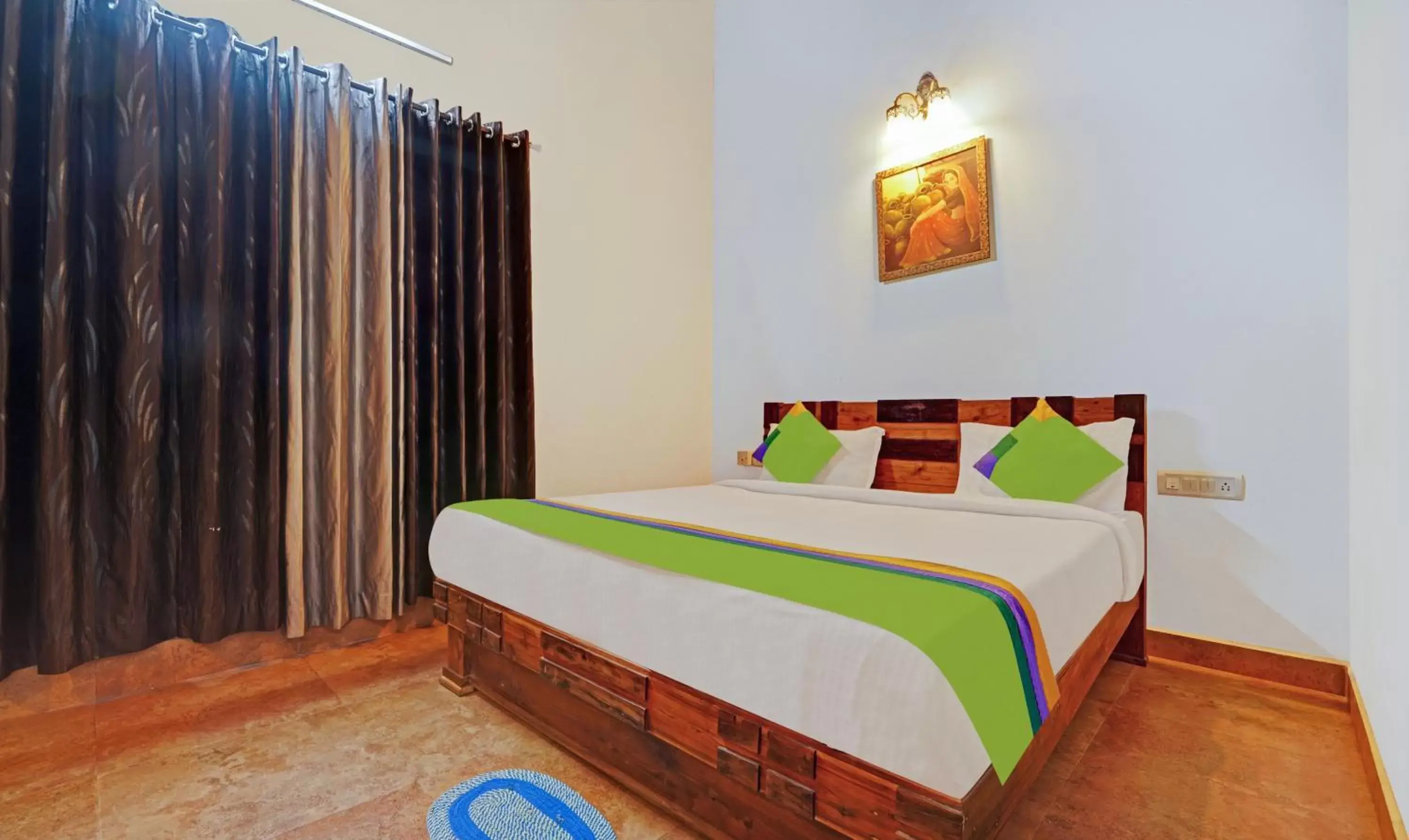 Deluxe Double Room - single occupancy in Treebo Alaka Rester Homestay Deluxe Double Room - single occupancy in Treebo Alaka Rester Homestay