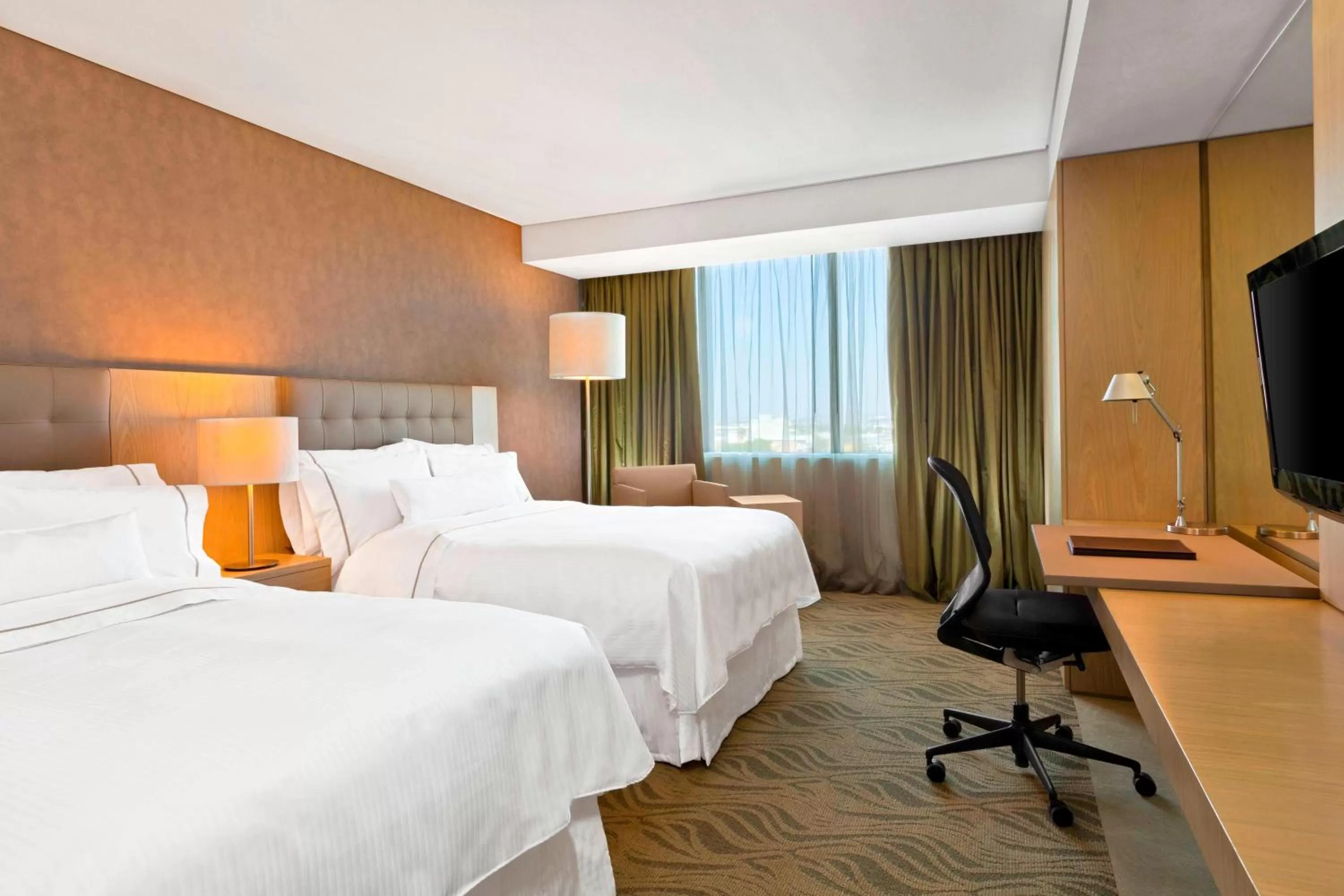 Deluxe 2 Queen Beds, Guest room, 2 Double, City view in The Westin Guadalajara