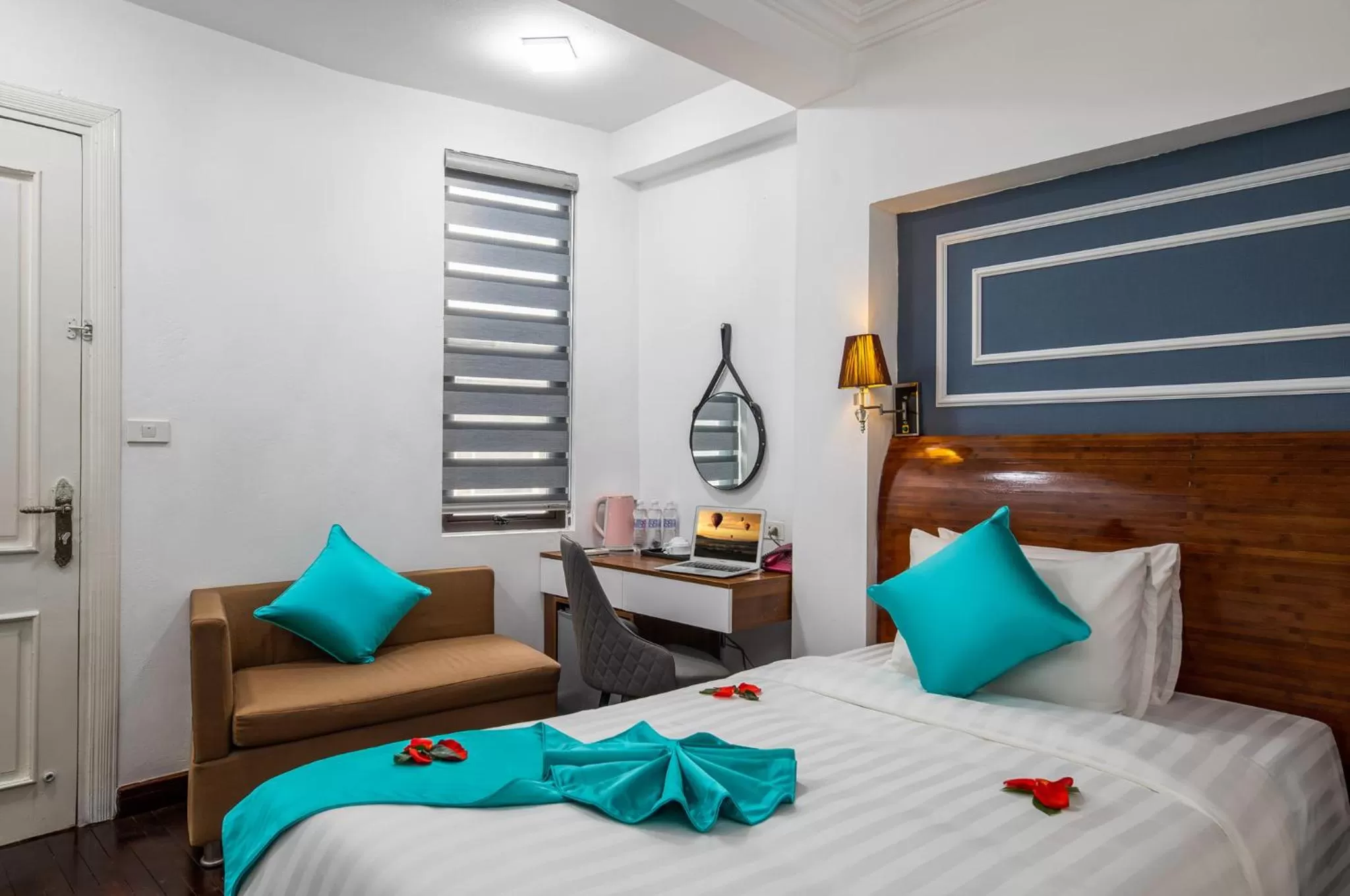 Bed in Hanoi Sisters Boutique Hotel & Spa & Travel