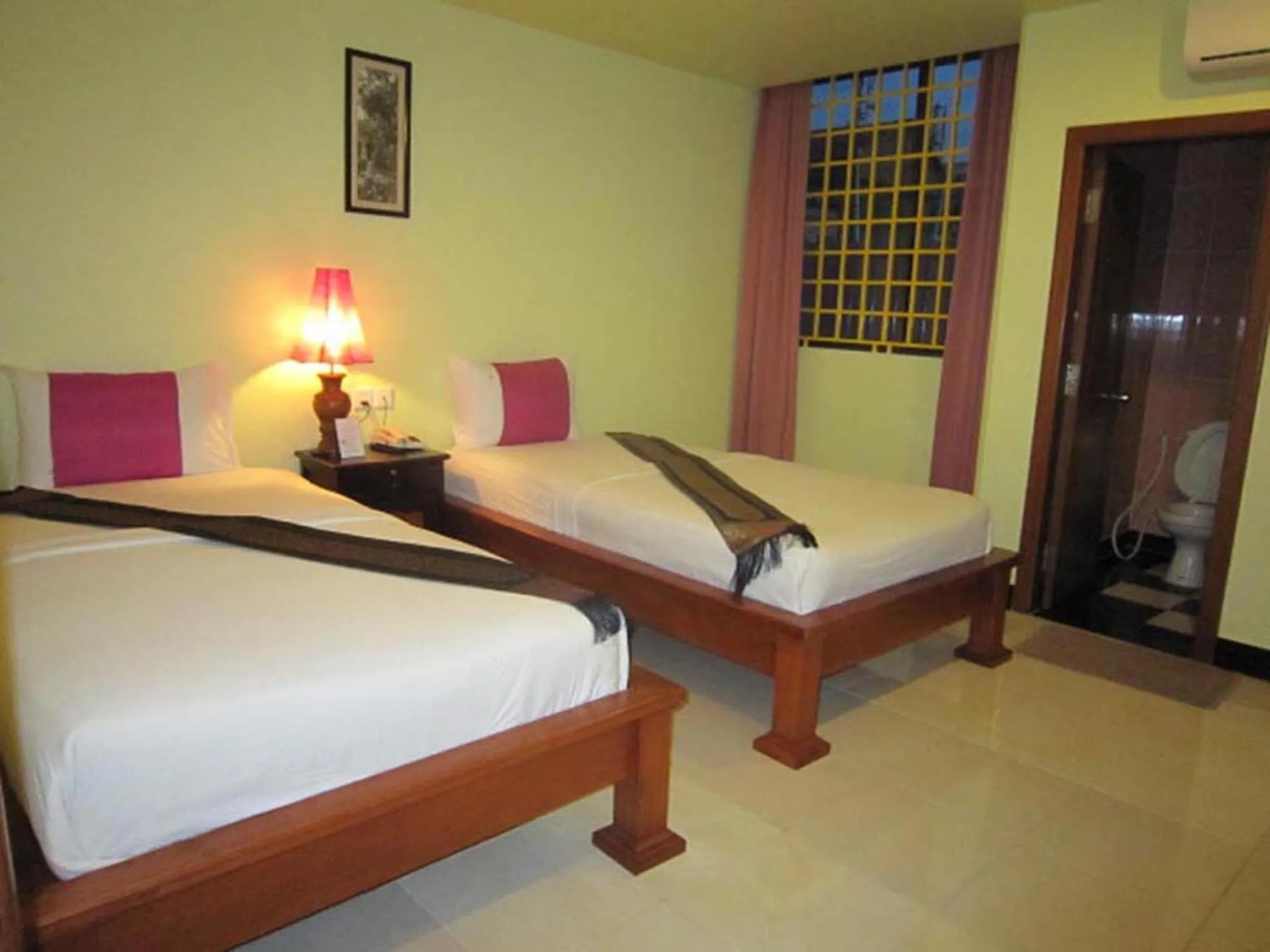 Bed in Star Wood Inn