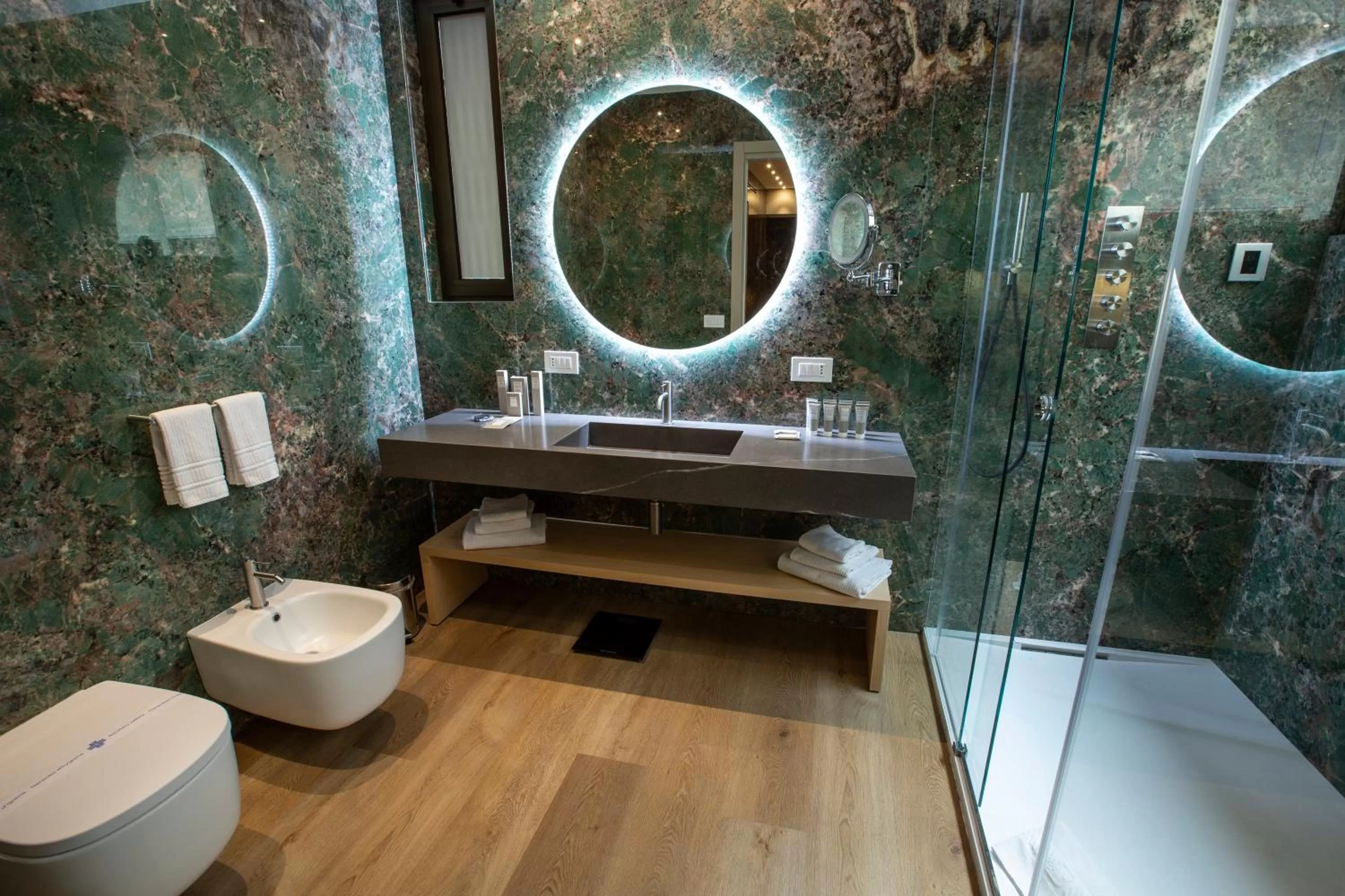 Bathroom in UNA HOTELS MH Matera