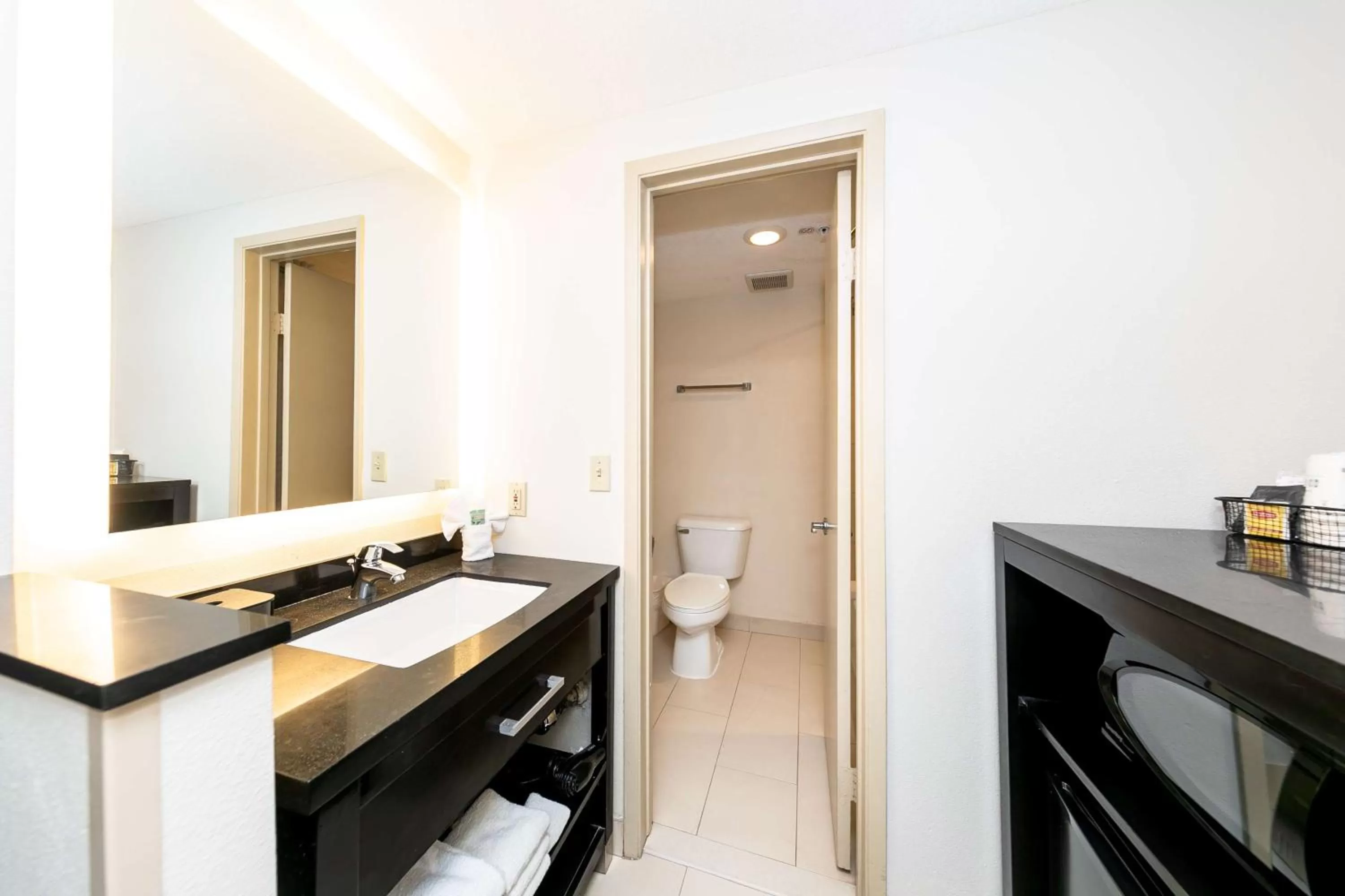 Bathroom in Best Western Inn & Suites San Diego Zoo -SeaWorld Area