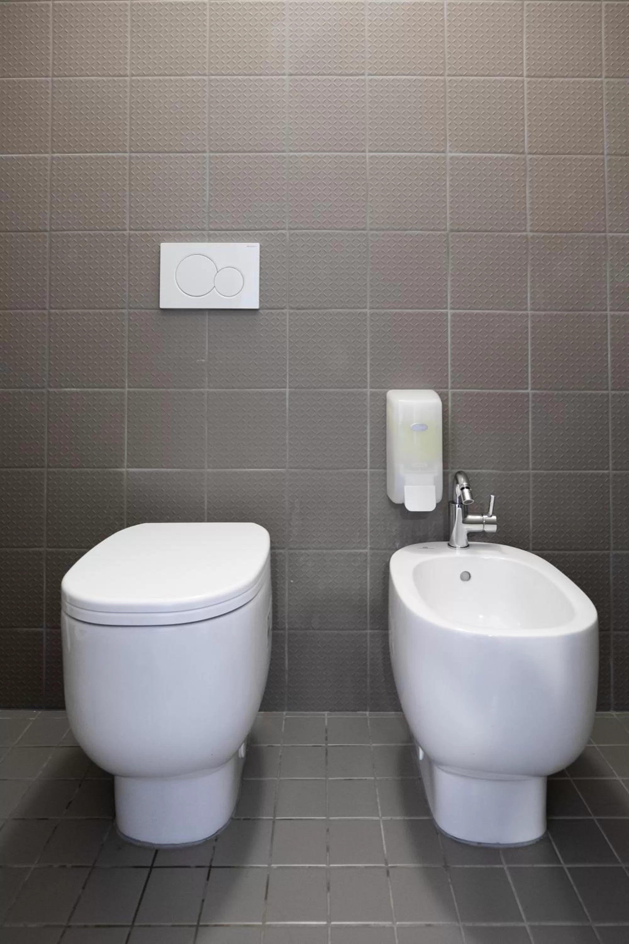 Toilet in Anda Venice Hostel