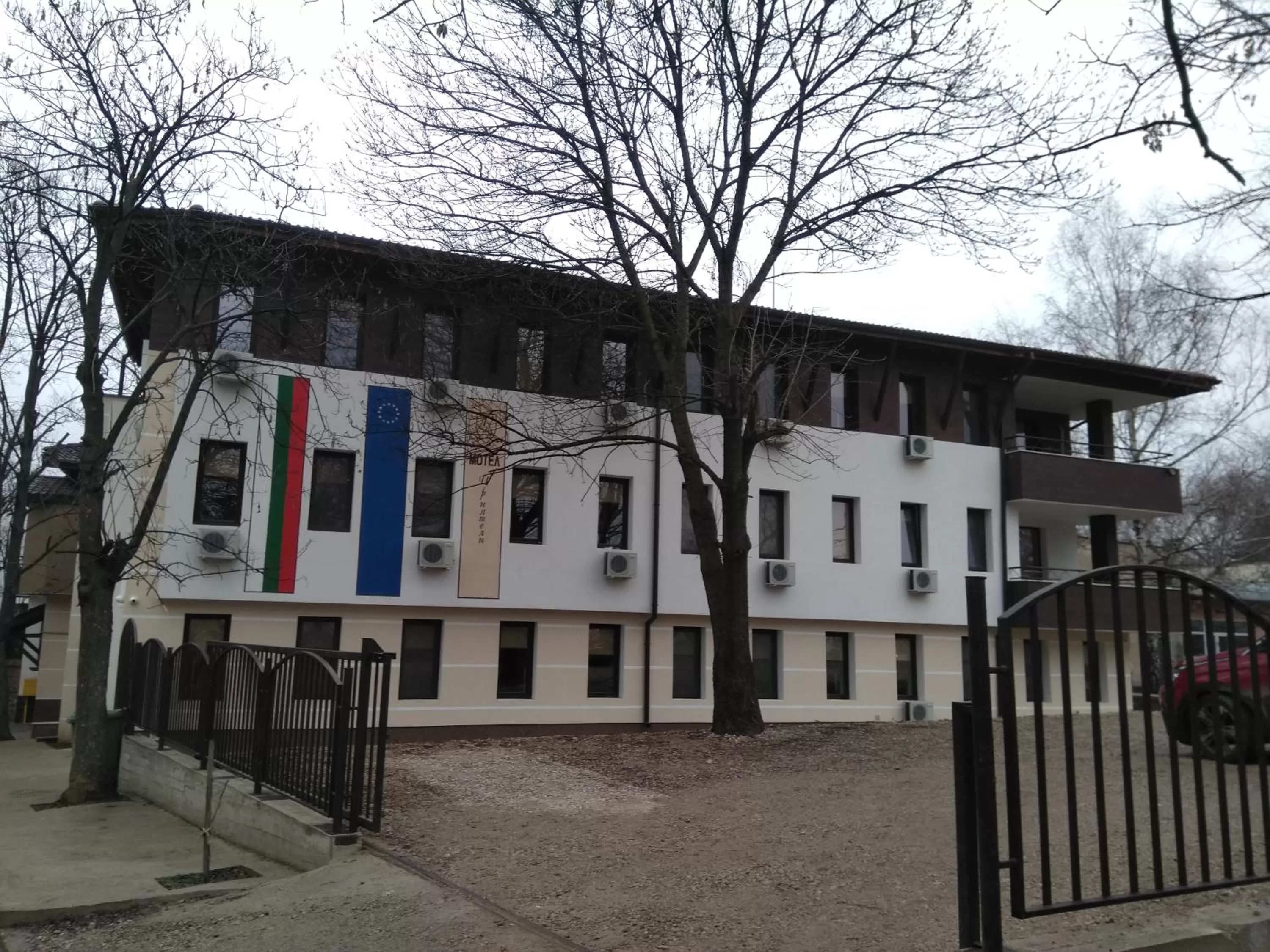 Property building in Complex Friends