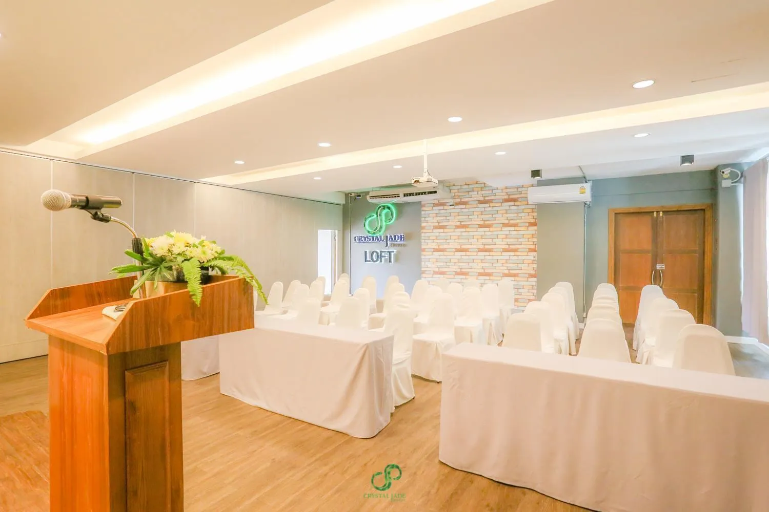 Meeting/conference room in Crystal Jade Hotel