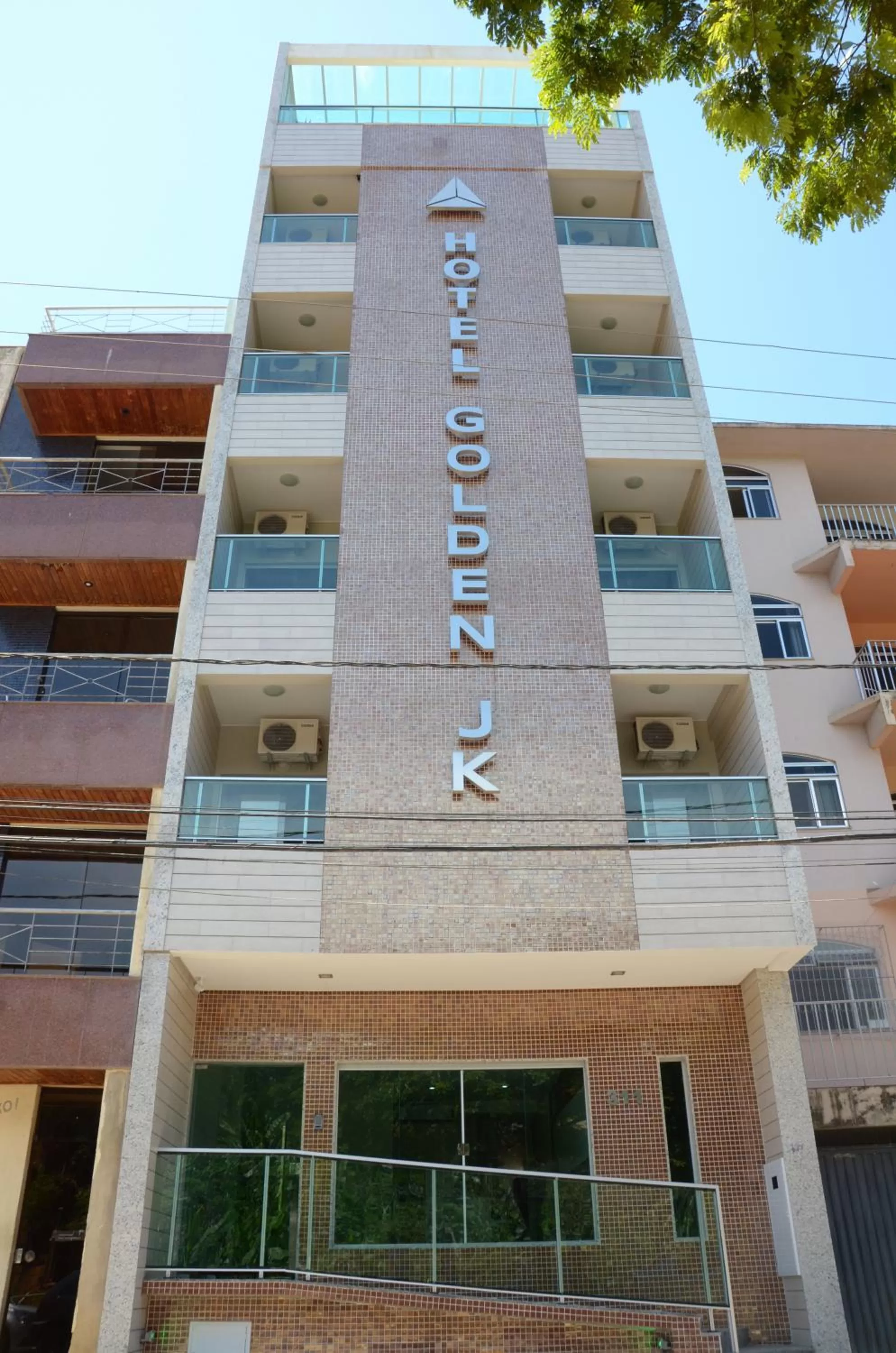 Facade/entrance in Hotel Golden JK