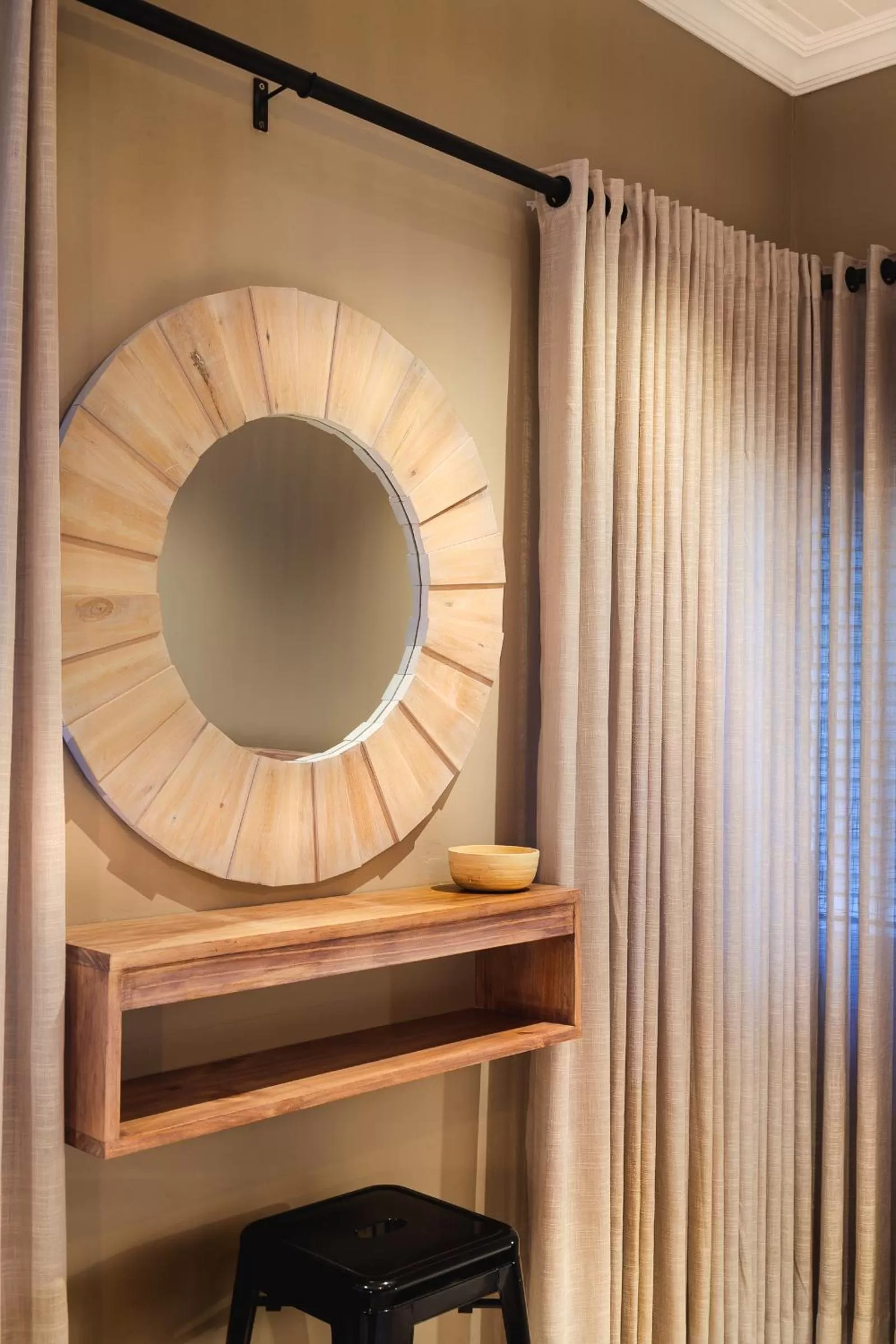 Decorative detail in Loerie Guest Lodge