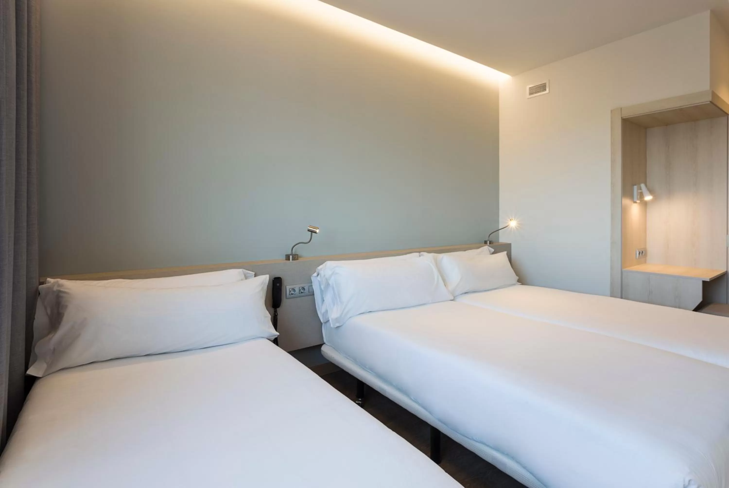 Bed in B&B HOTEL Barcelona Viladecans