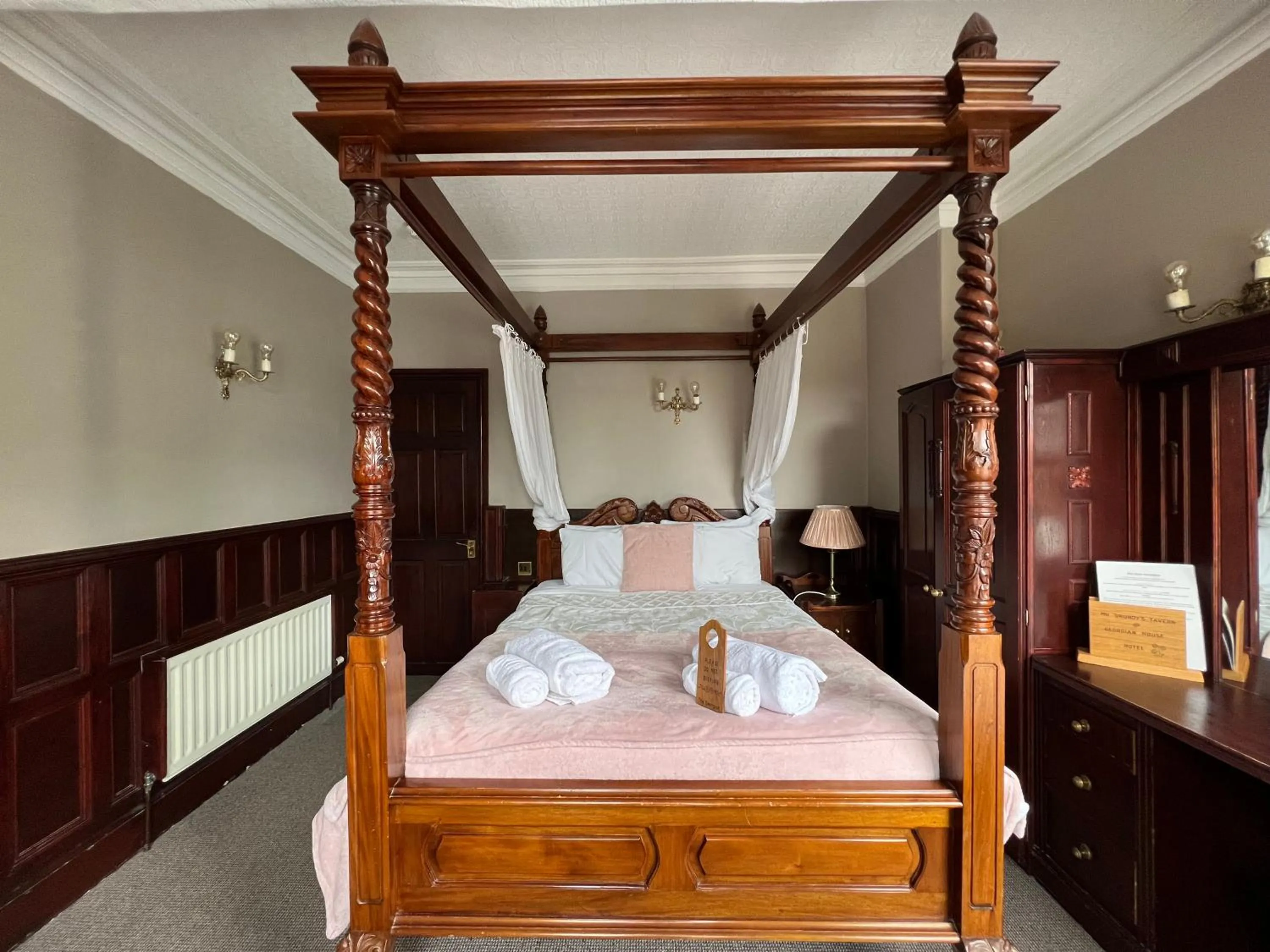 Bed in Georgian House Hotel