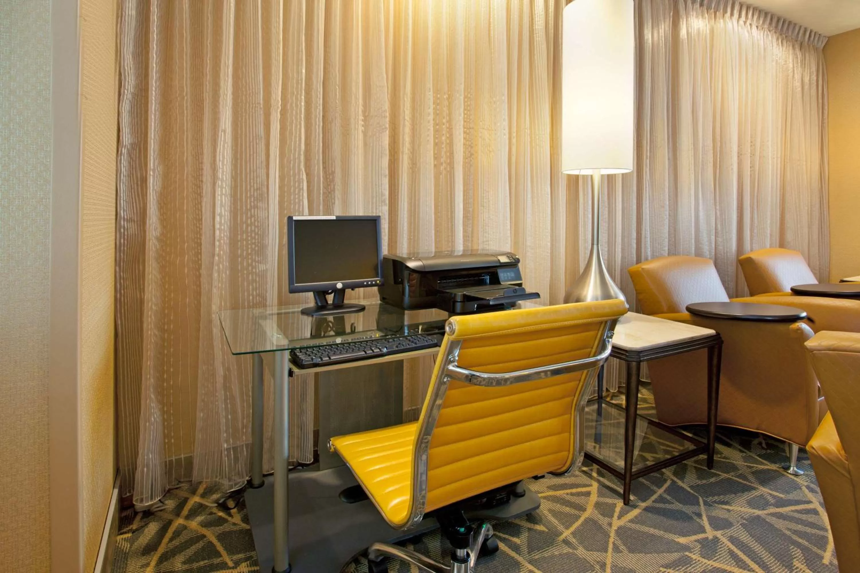 Business facilities in Hampton Inn & Suites Cleveland-Independence