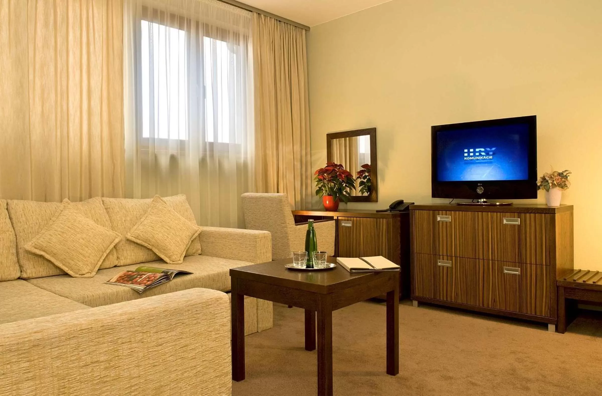 TV and multimedia in Hotel Academic