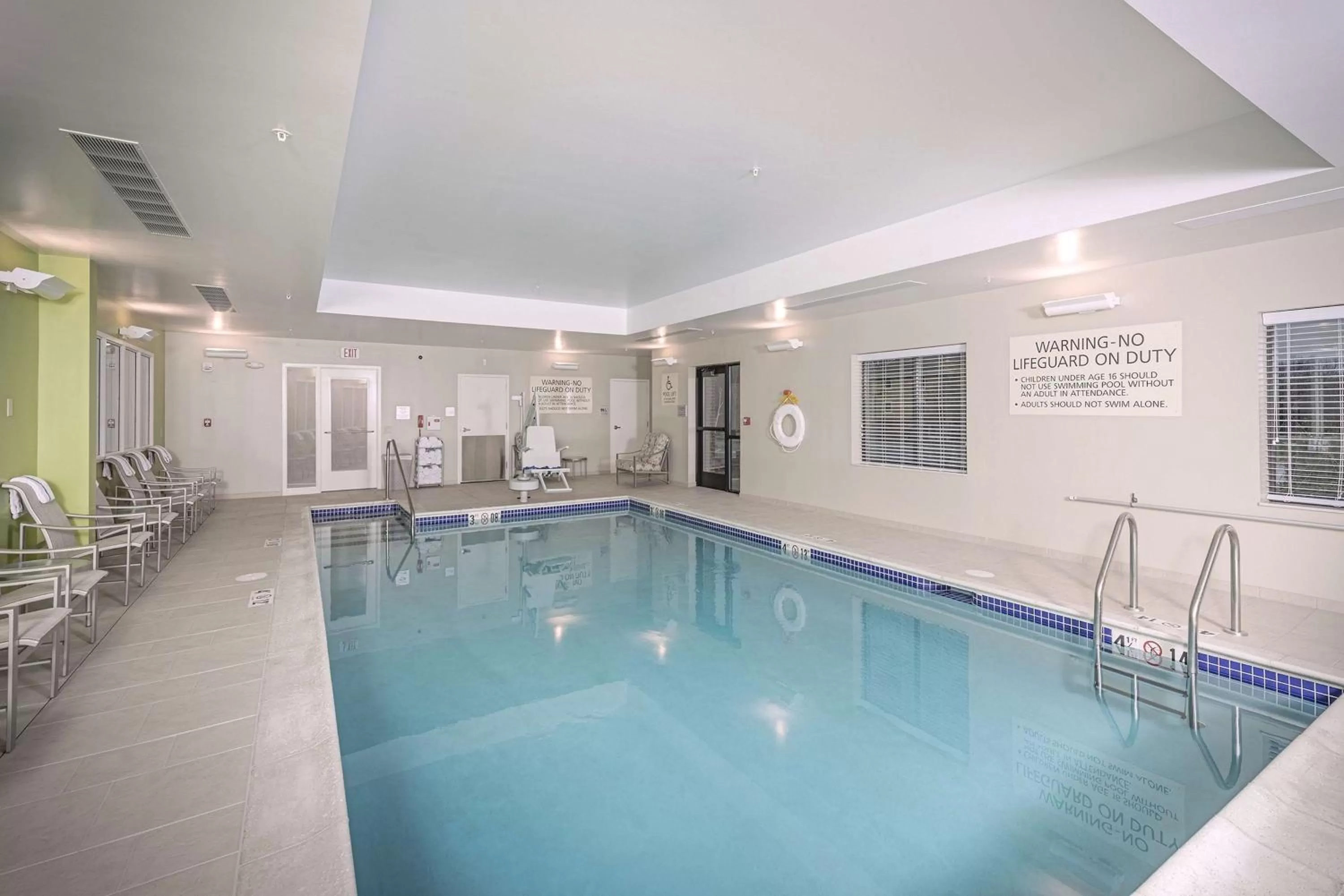 Pool view in Hampton Inn Boston - Westborough