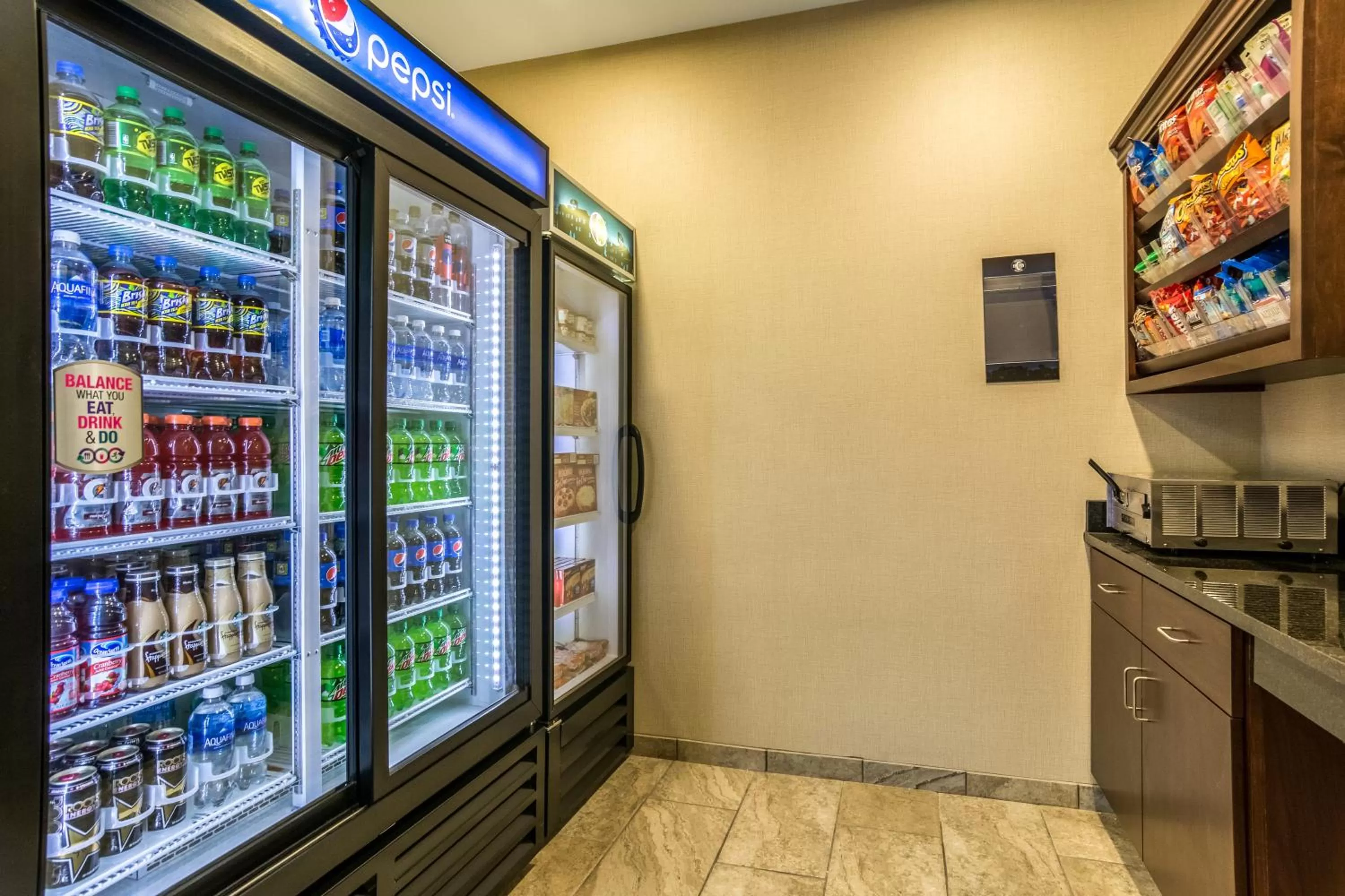 Food in Cobblestone Hotel & Suites - Torrington