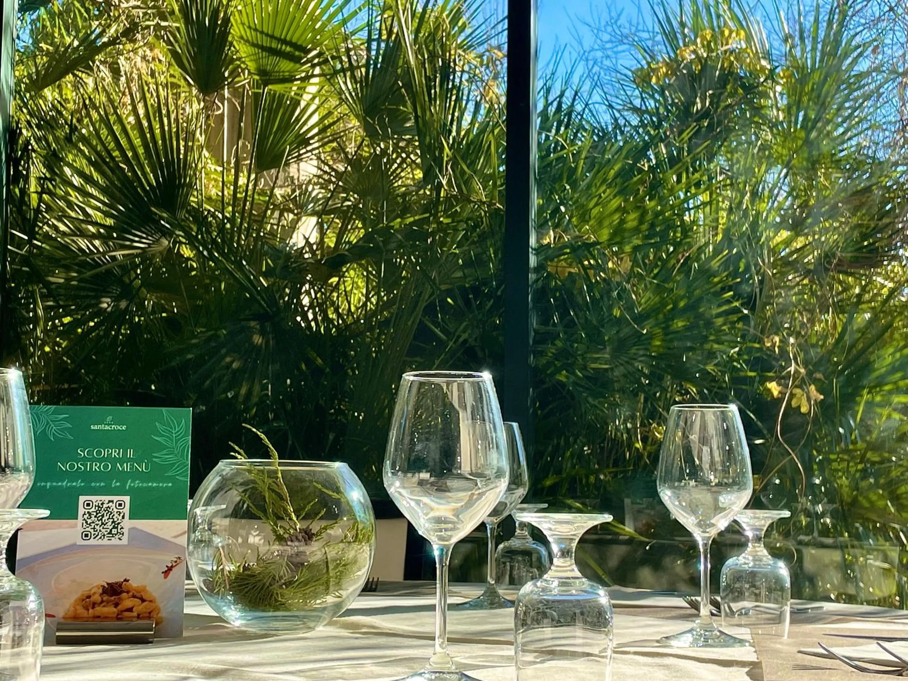 Restaurant/places to eat in Hotel Santacroce Meeting