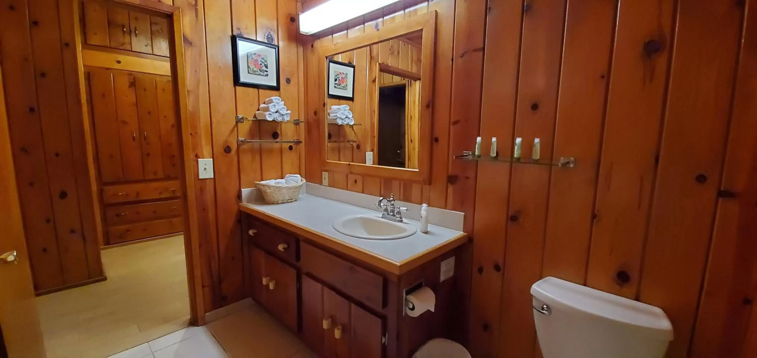 Bathroom in Fern River Resort