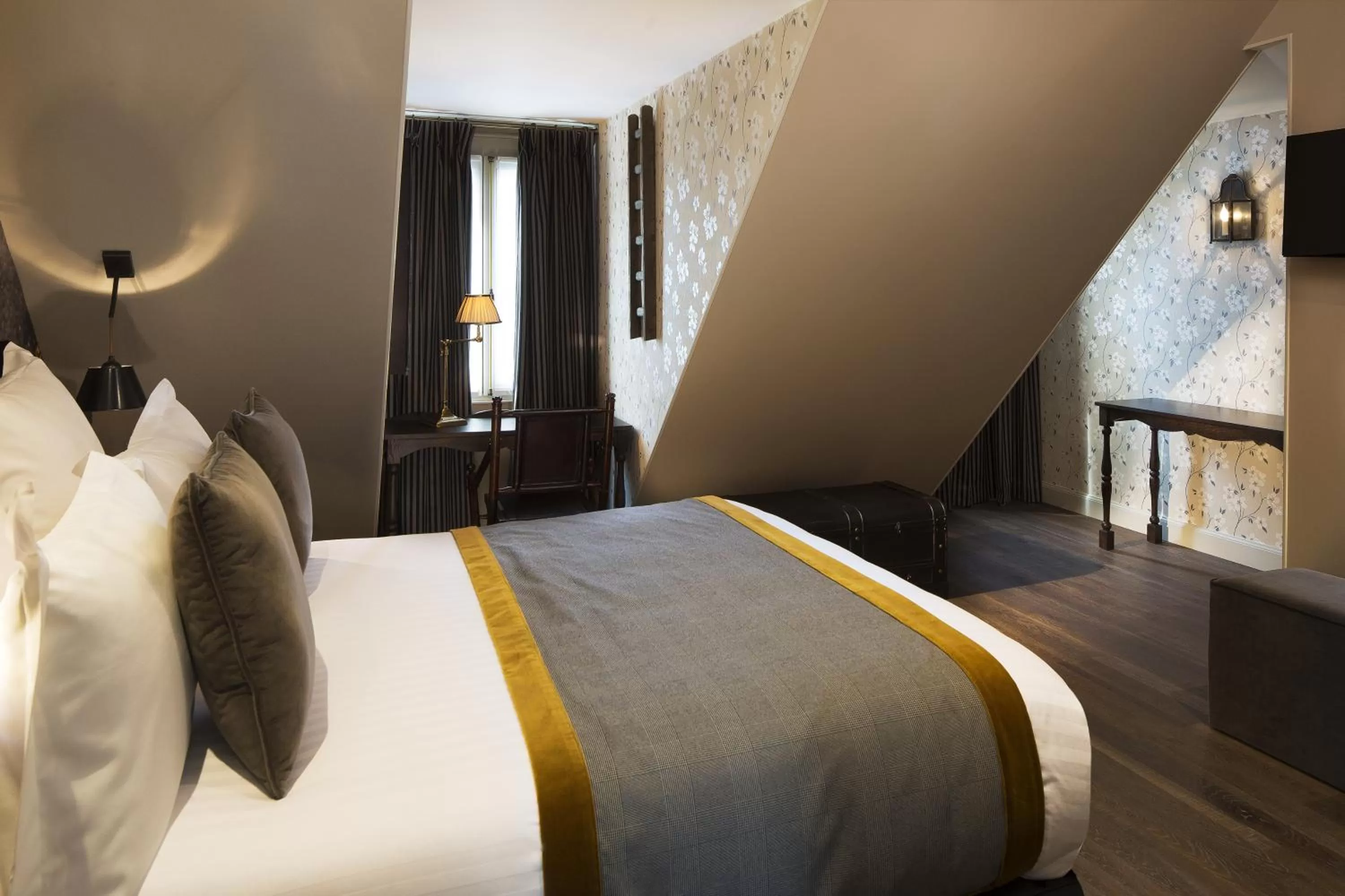 Bedroom, Bed in Hôtel Da Vinci & Spa