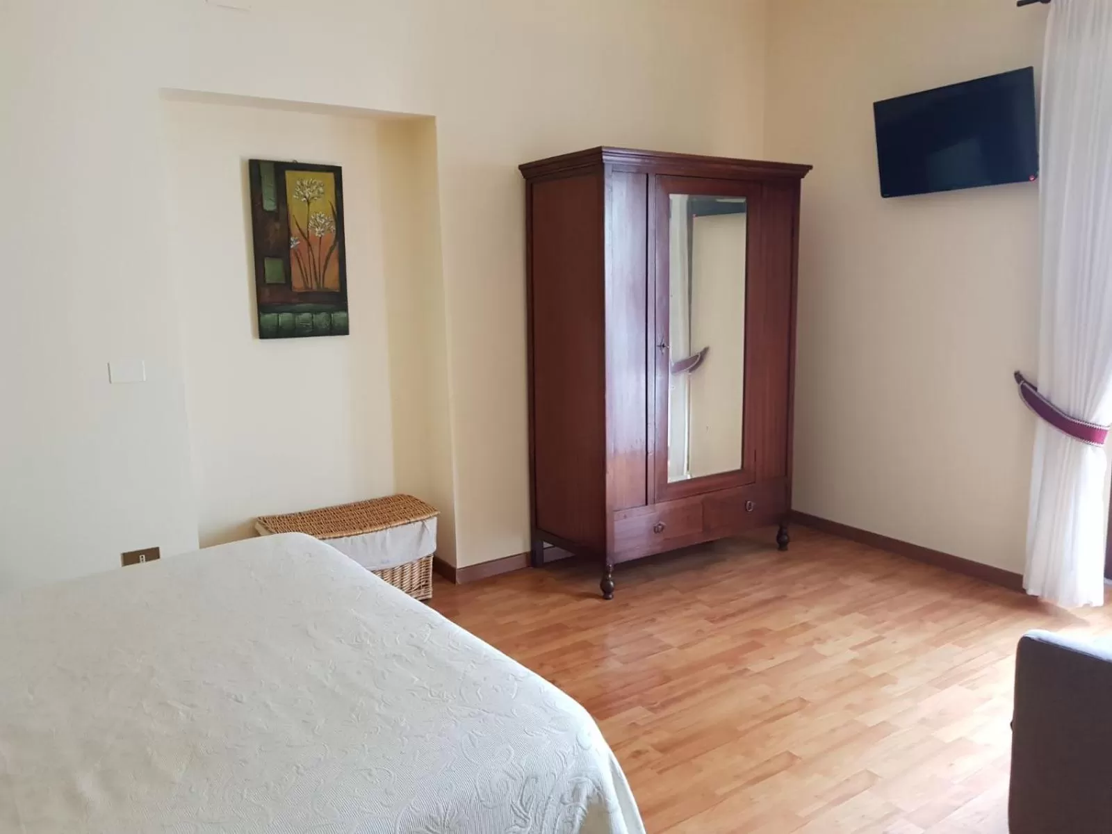 wardrobe, Bed in B&B La Piazzetta