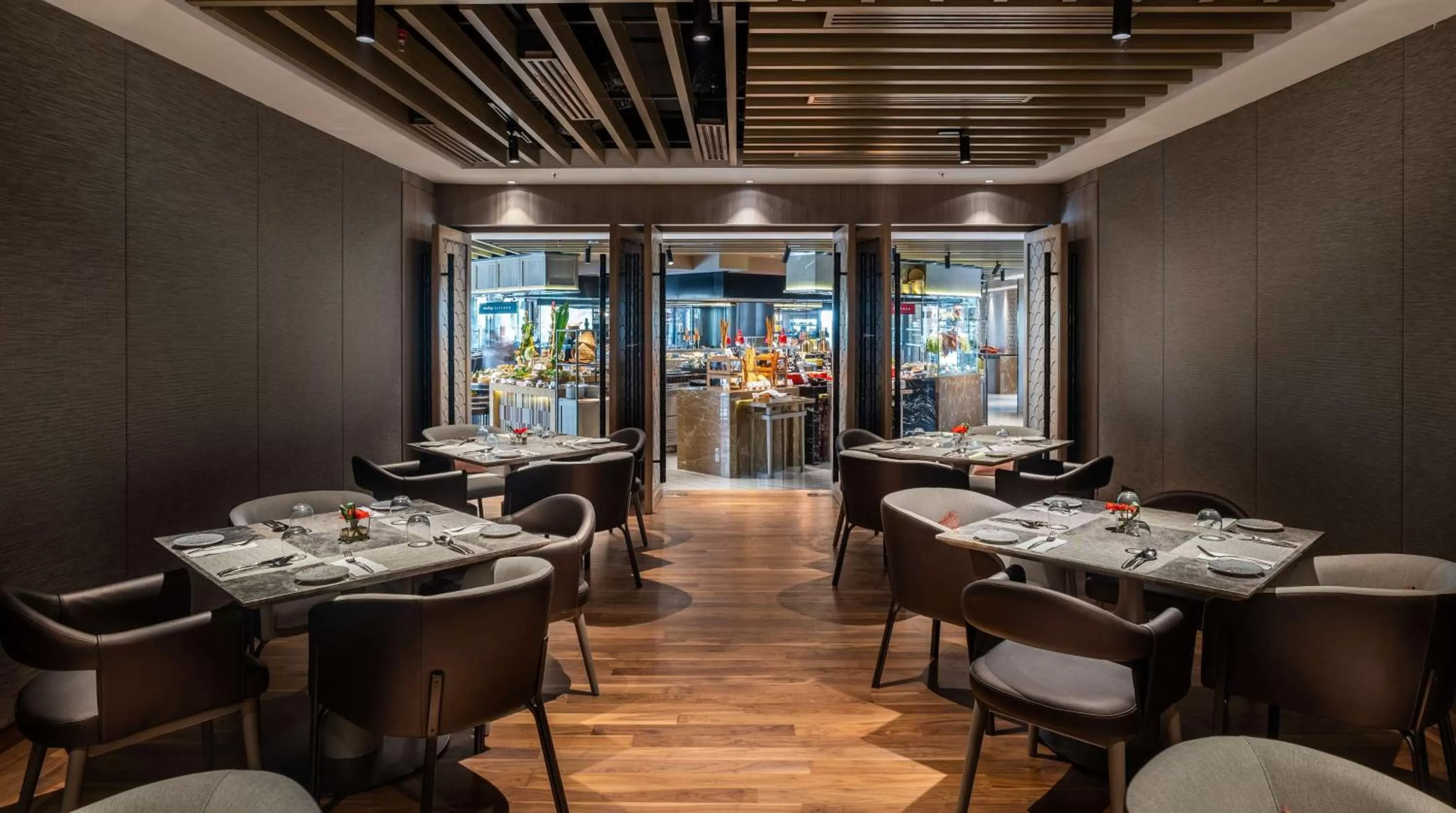 Restaurant/places to eat in DoubleTree by Hilton Putrajaya Lakeside