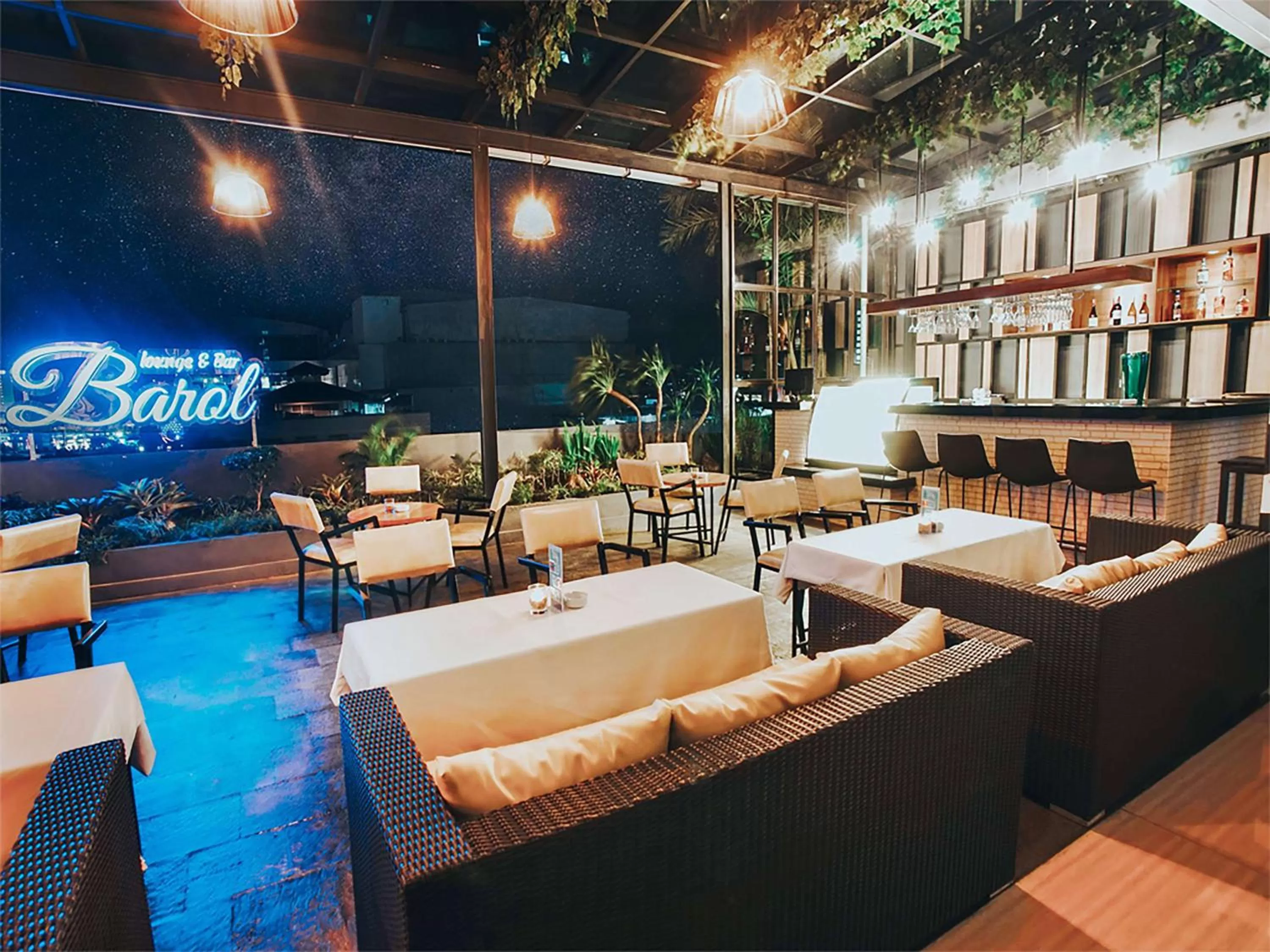 Lounge or bar in Best Western The Lagoon Hotel