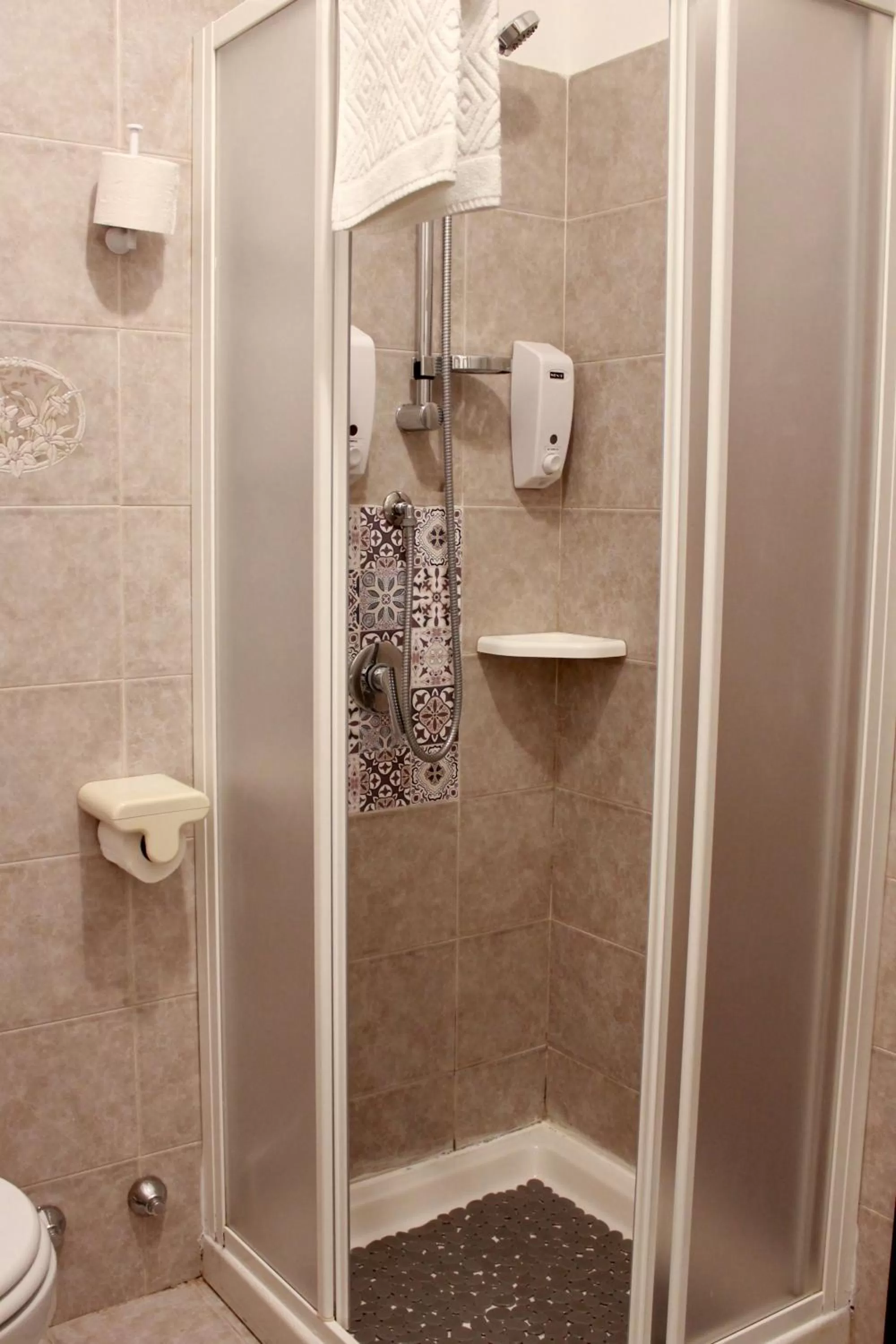 Shower in BiancoCancello