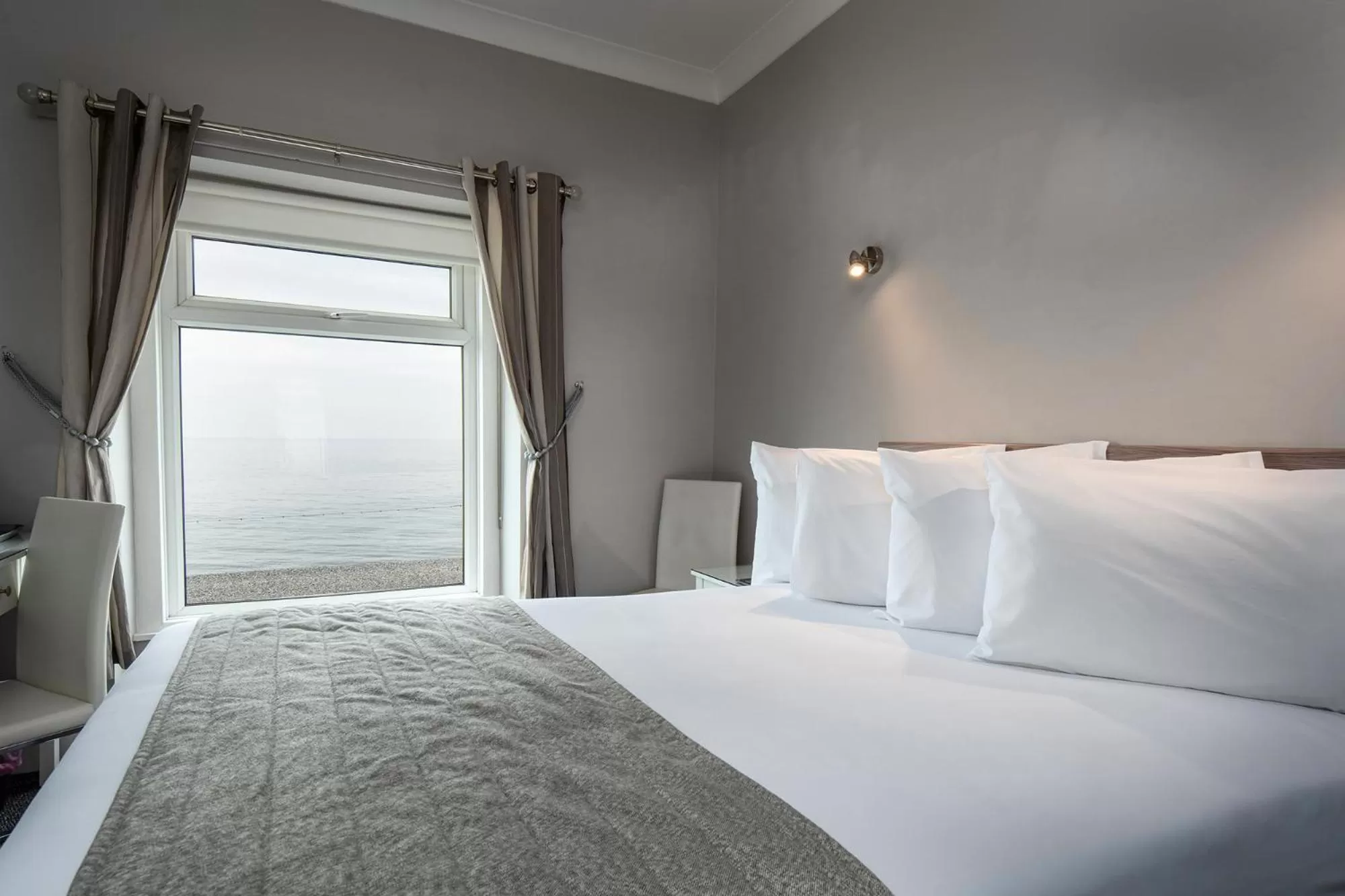 Bedroom, Bed in Pebble House