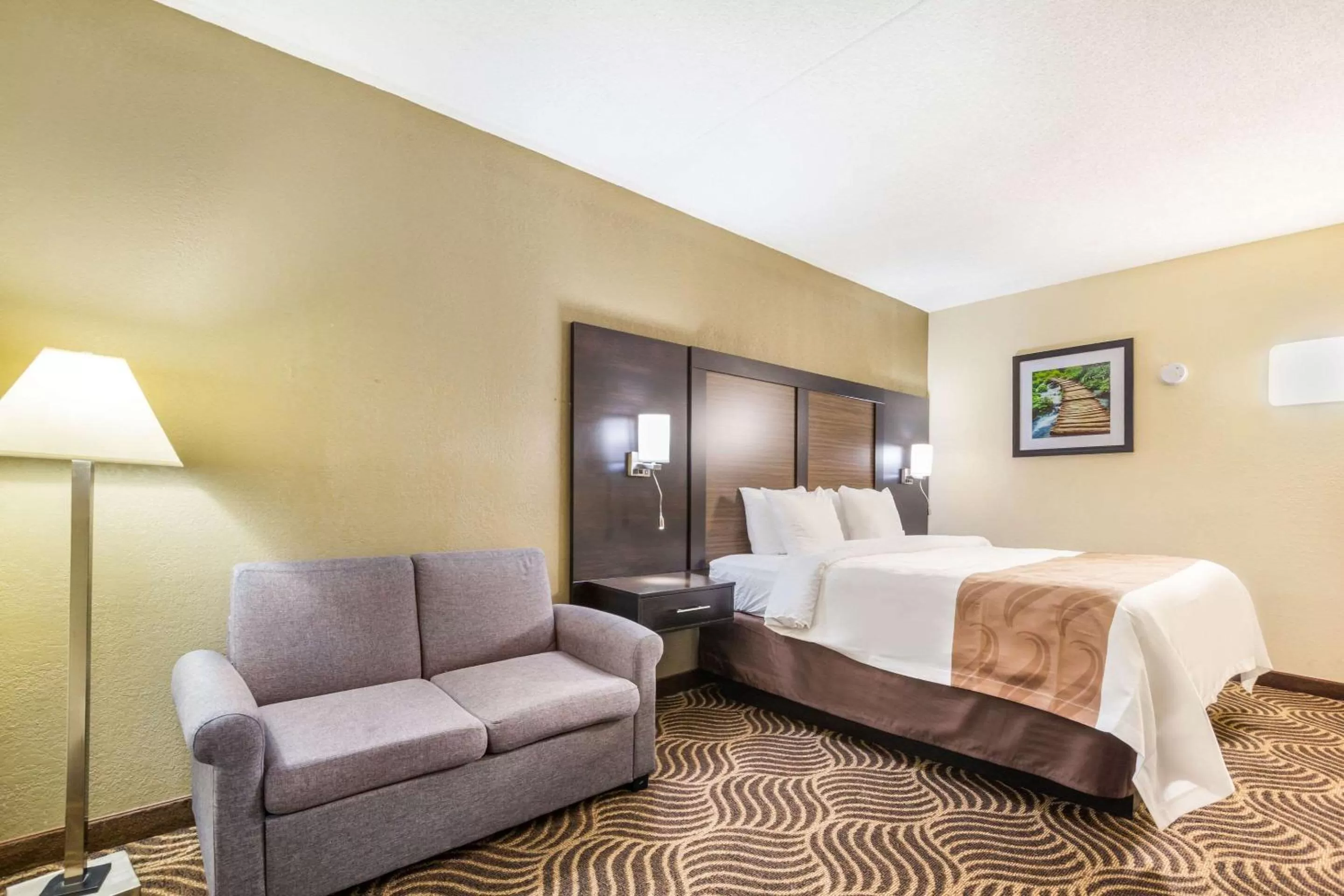 Photo of the whole room, Bed in Quality Inn & Suites Florence - Cincinnati South