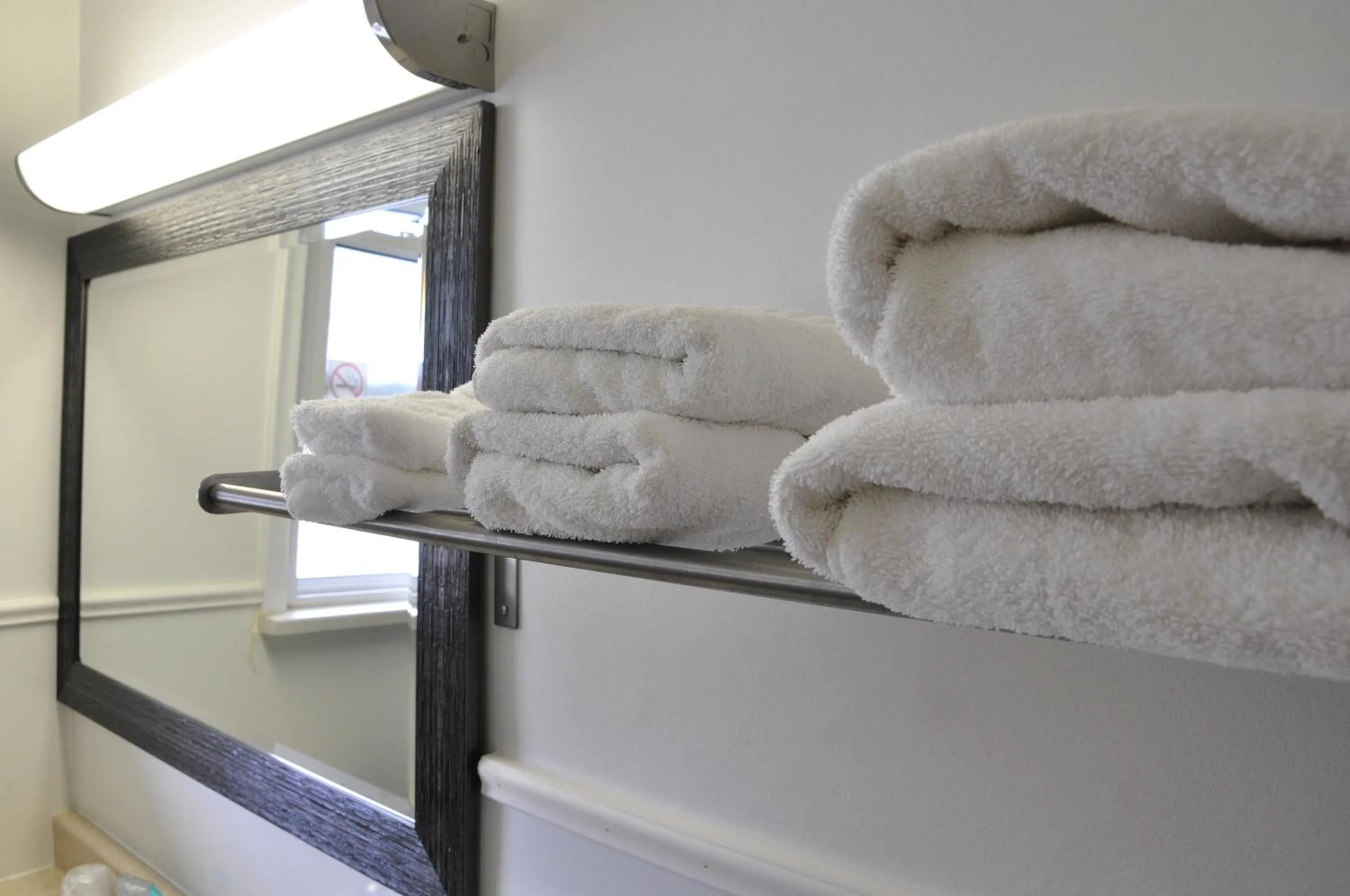 Area and facilities, Bed in Moonlight Inn and Suites Sudbury