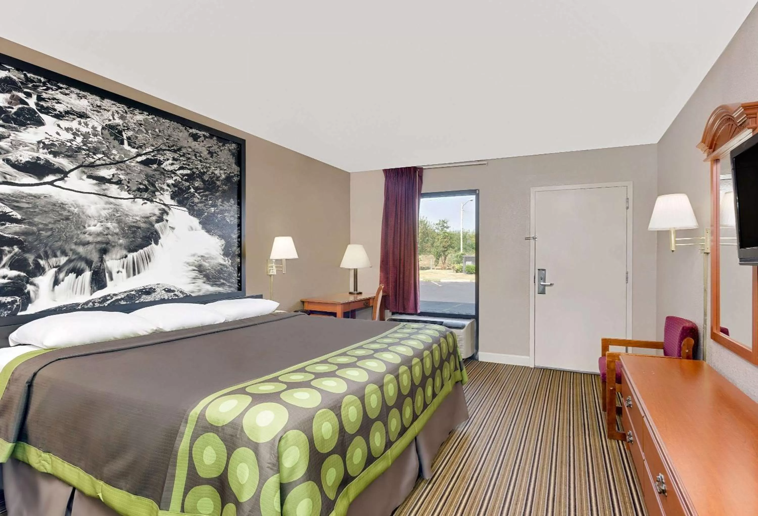 Photo of the whole room, Bed in Super 8 by Wyndham Athens