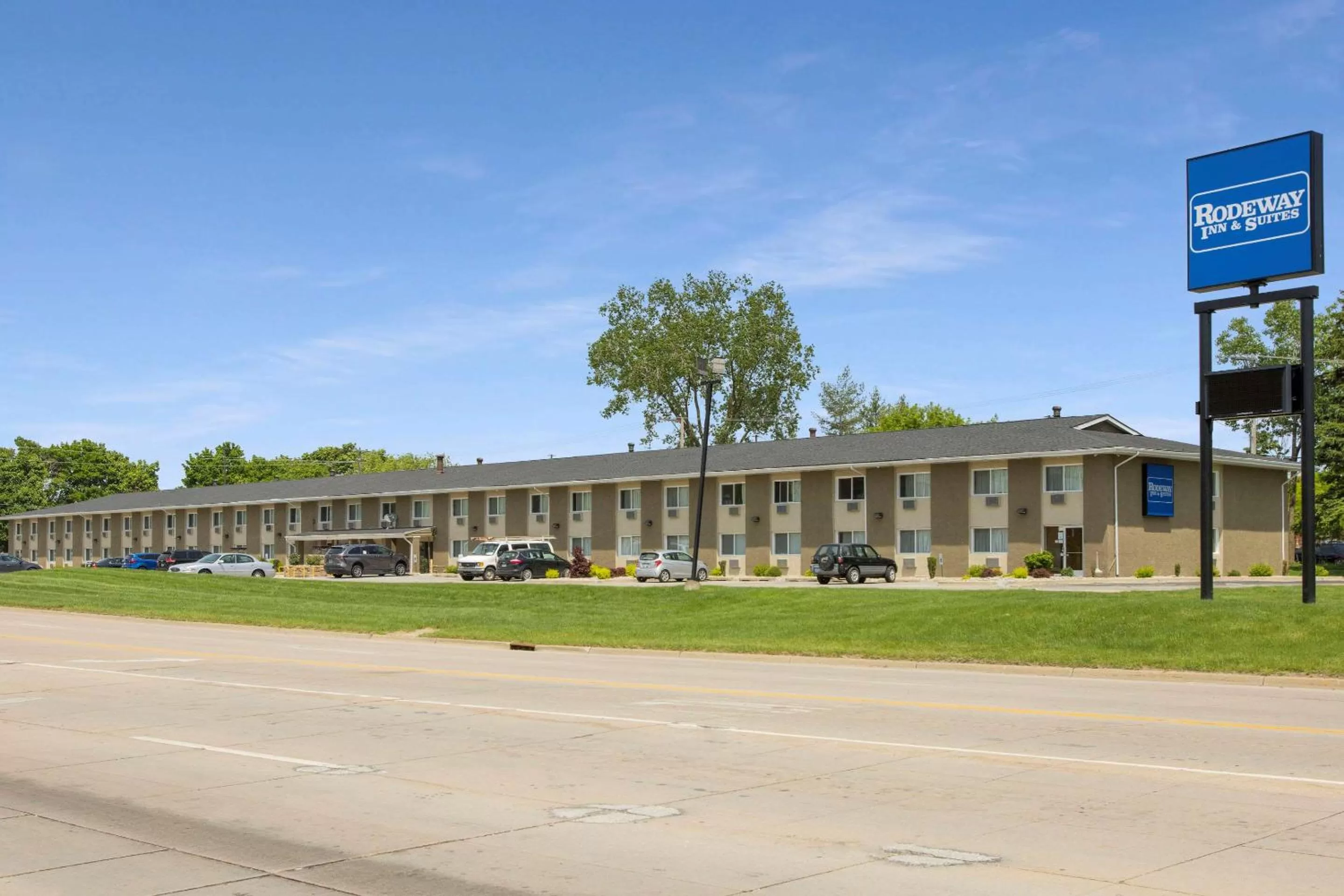 Property building in Rodeway Inn & Suites Grand Rapids Southeast