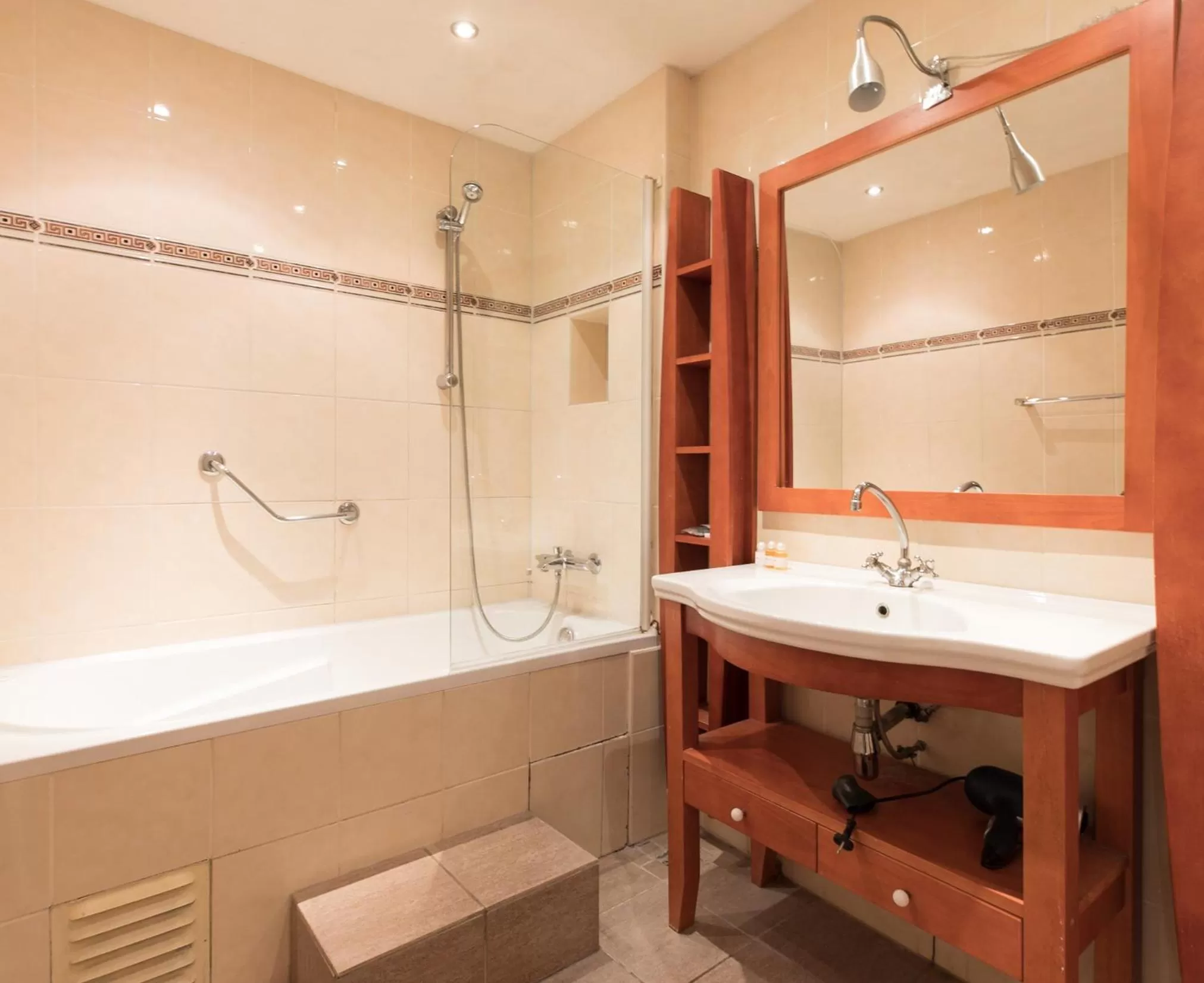 Bathroom in Hotel de Vischpoorte, centrum Deventer en aan de IJssel