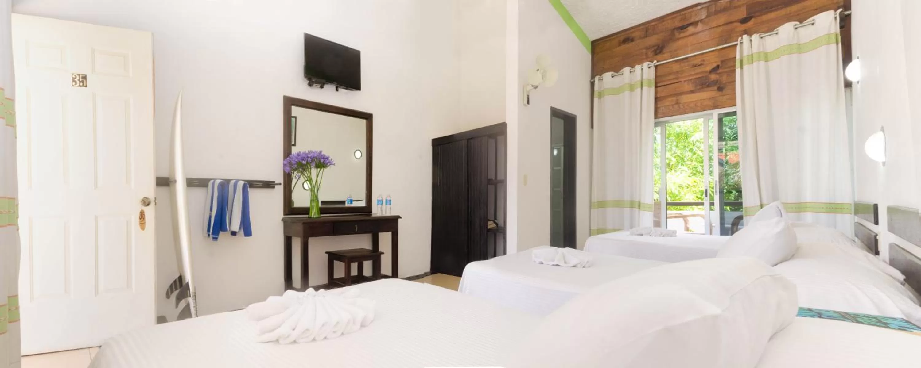 Photo of the whole room, Bed in Bungalows Zicatela