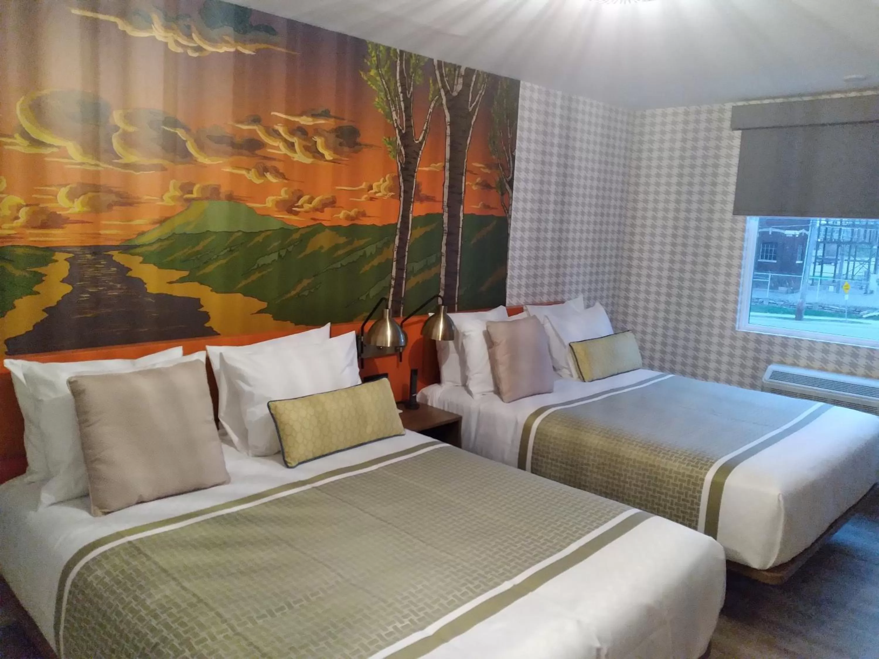 Bedroom, Bed in Superior Shores Hotel Thunder Bay