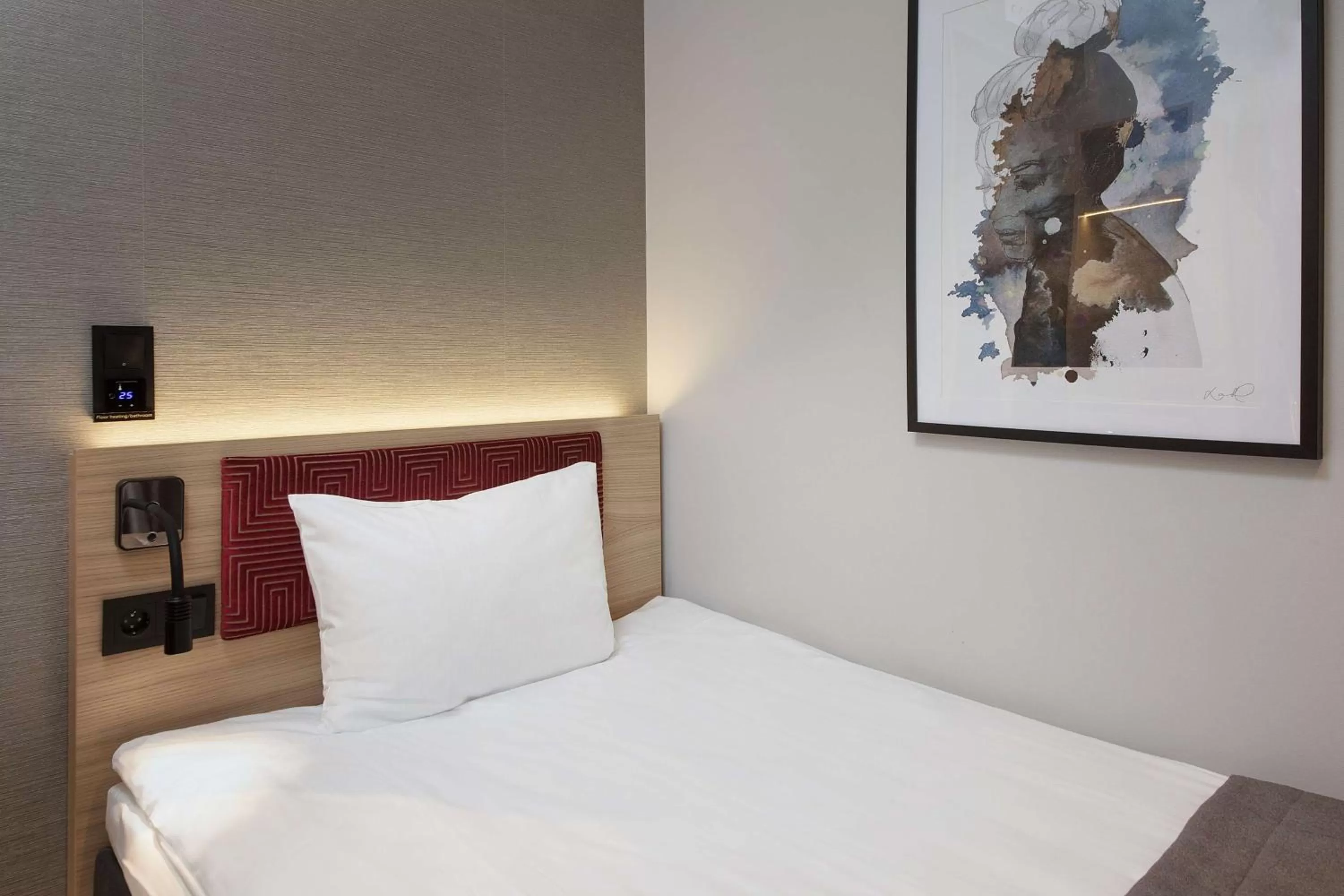 Photo of the whole room, Bed in Bergen Harbour Hotel, WorldHotels Crafted