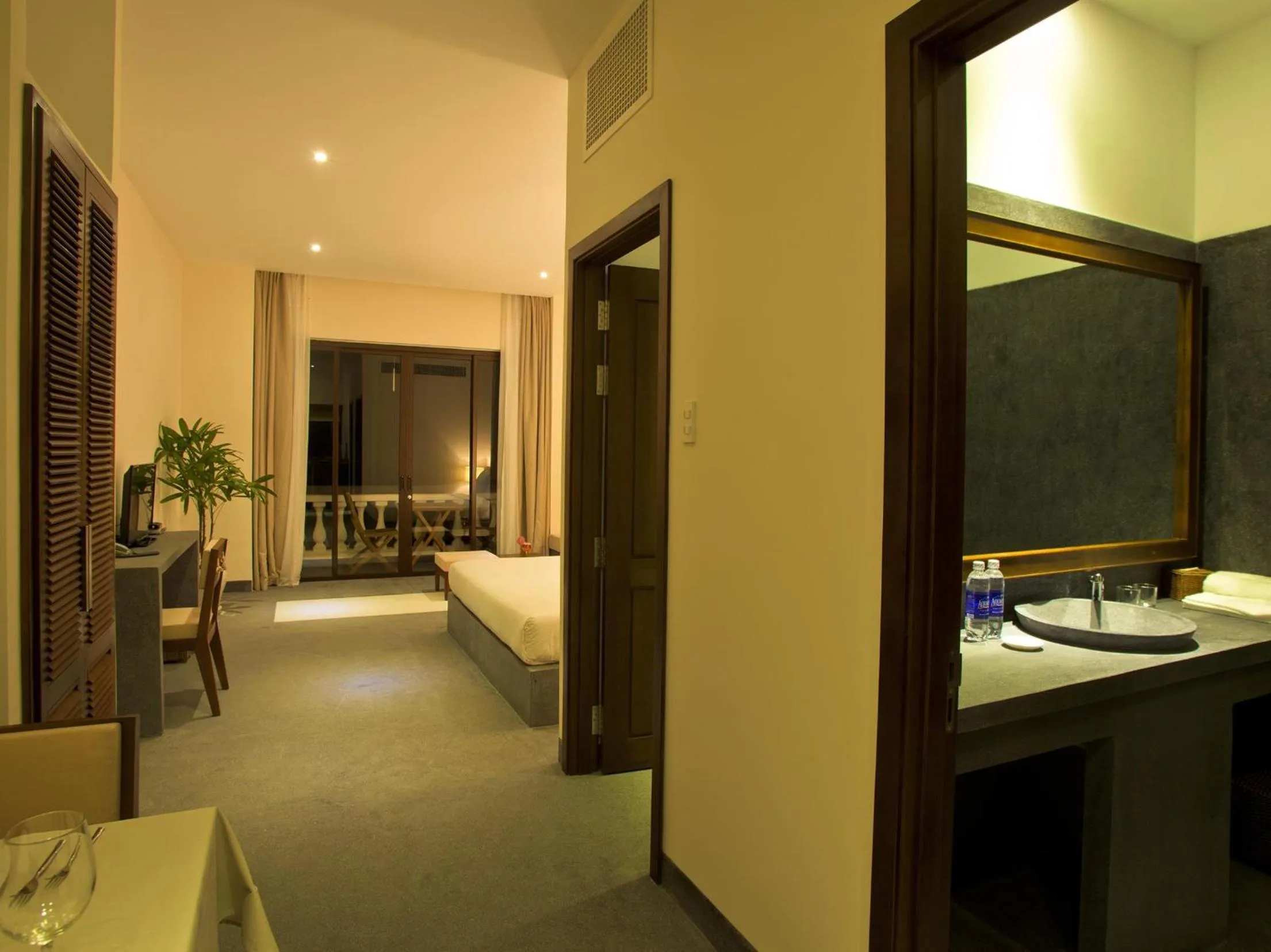 Bed in Palm View Villa