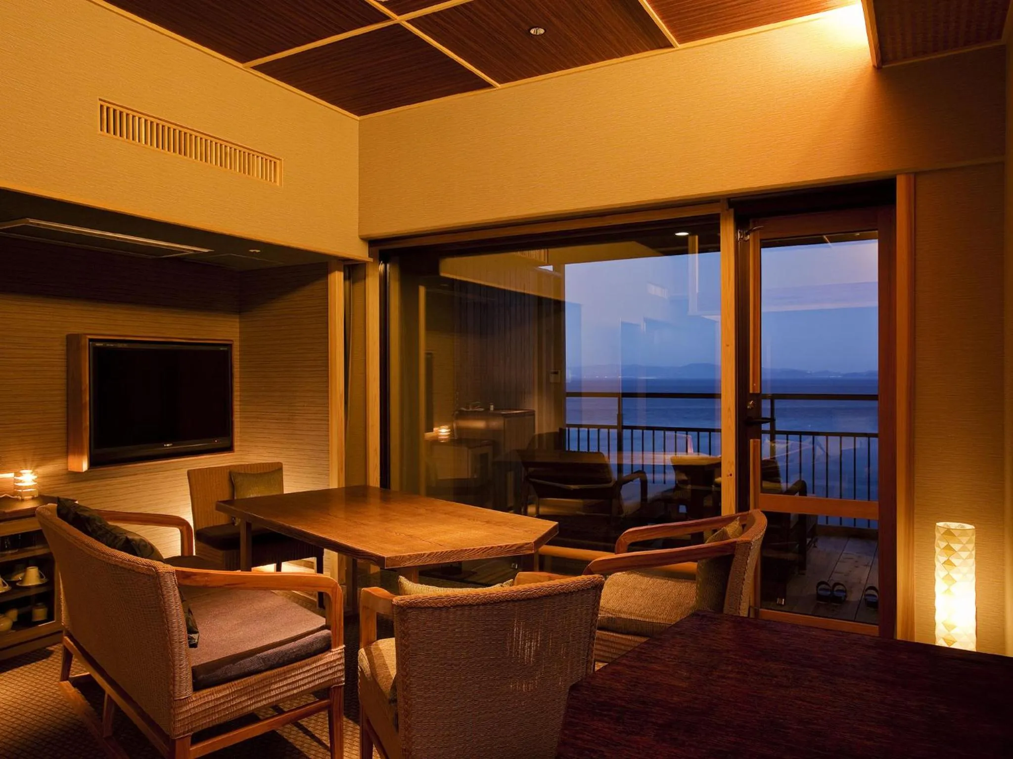 TV and multimedia in Hotel New Awaji