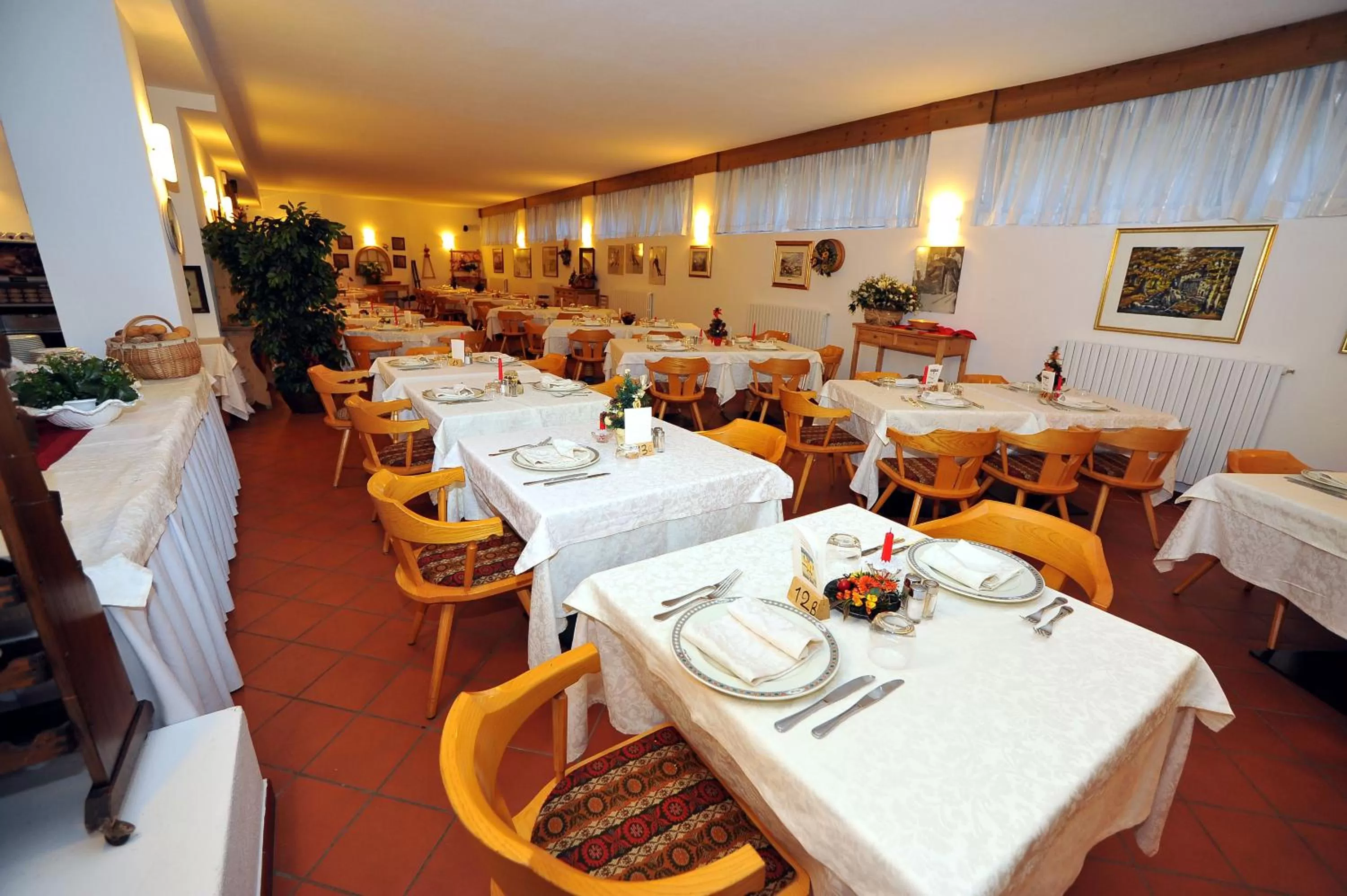 Restaurant/places to eat in Hotel Derby