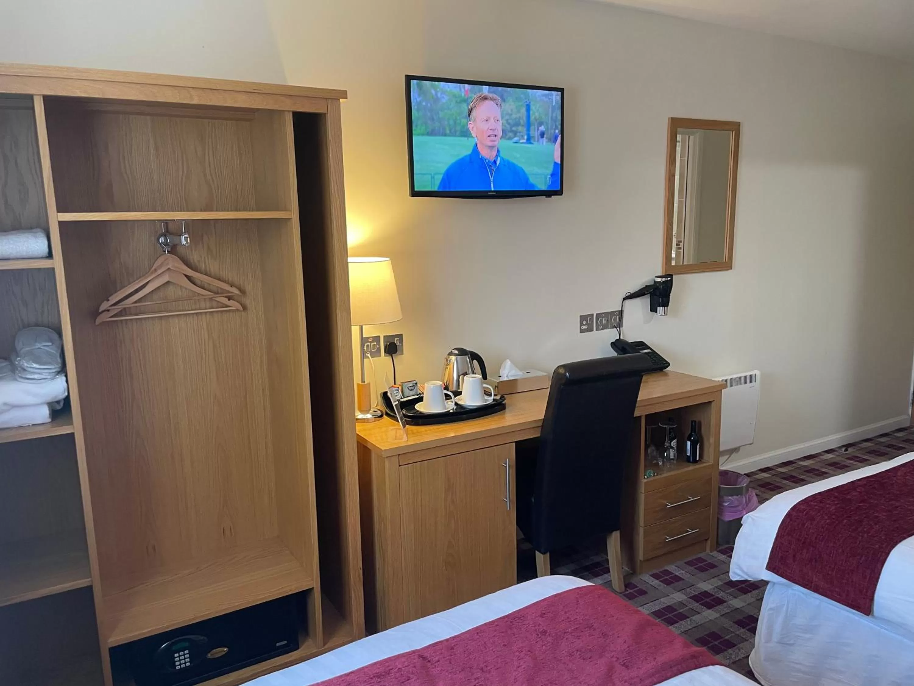 Coffee/tea facilities, Bed in 19th Hole Hotel, Carnoustie