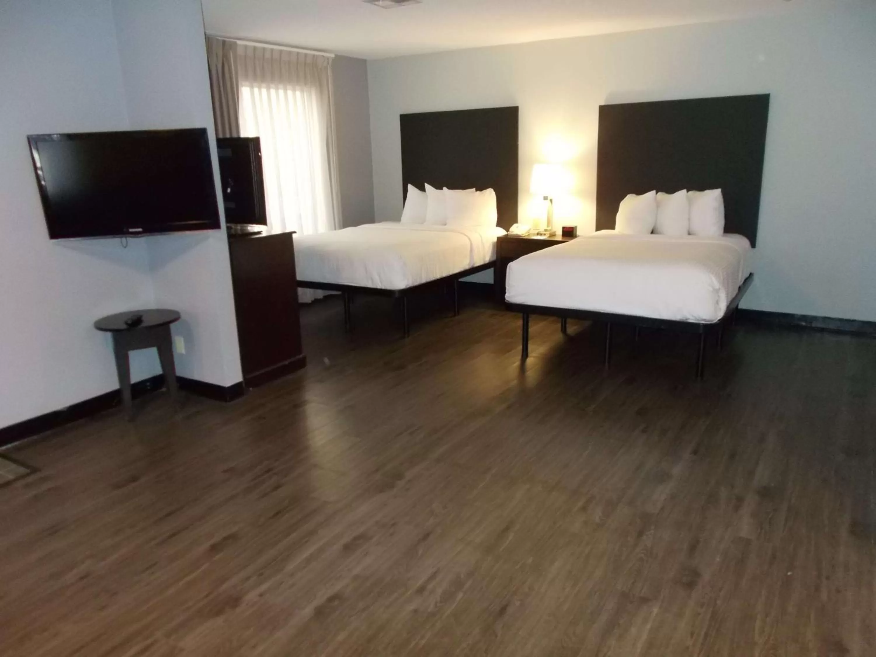 Suite with Mobility Accessible Tub in SureStay Studio by Best Western Pensacola