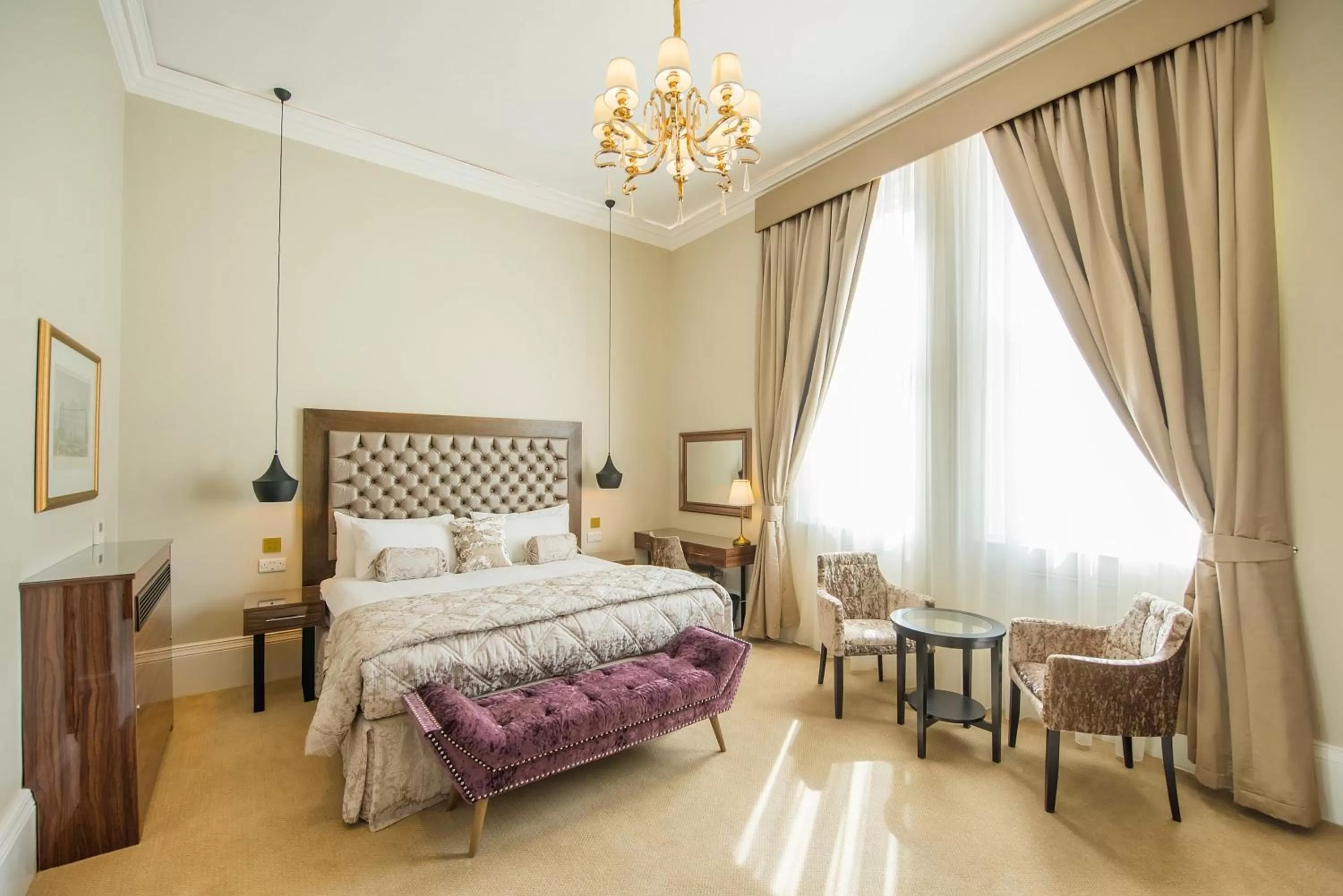 Nearby landmark, Bed in The Lansbury Heritage Hotel By Sunday - Canary Wharf London