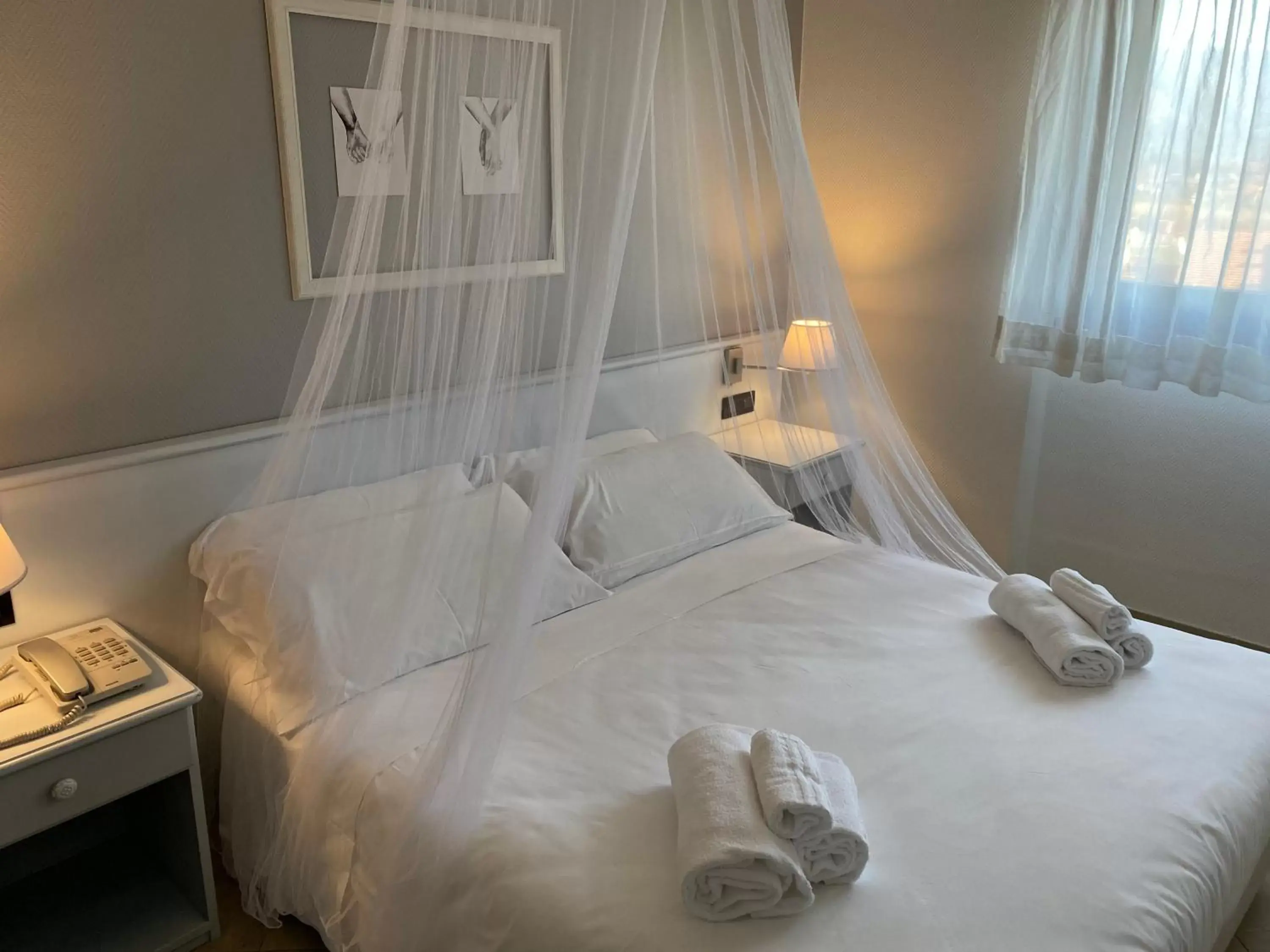 Deluxe Suite with Pool Access in Park Hotel Imperatore Adriano Deluxe Suite with Pool Access in Park Hotel Imperatore Adriano